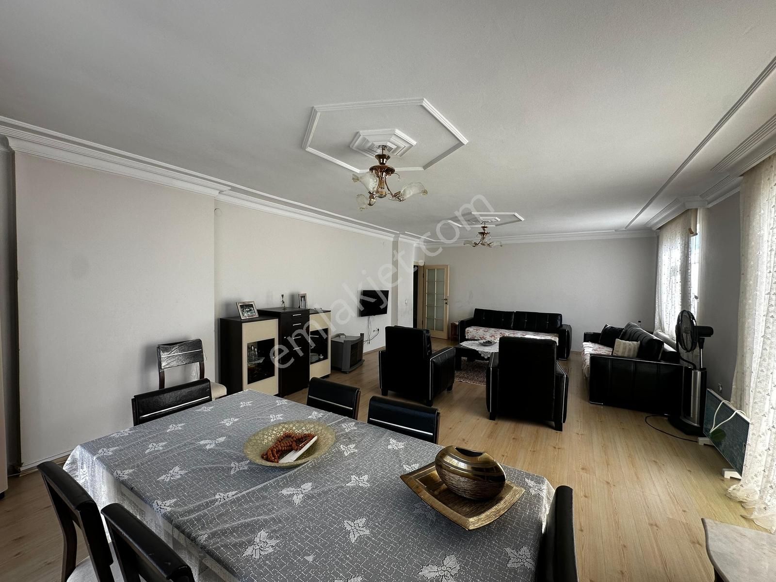 Deka Gayrimenkul'den Alaçam'da Satılık Geniş 3+1 Daire - Görsel 33