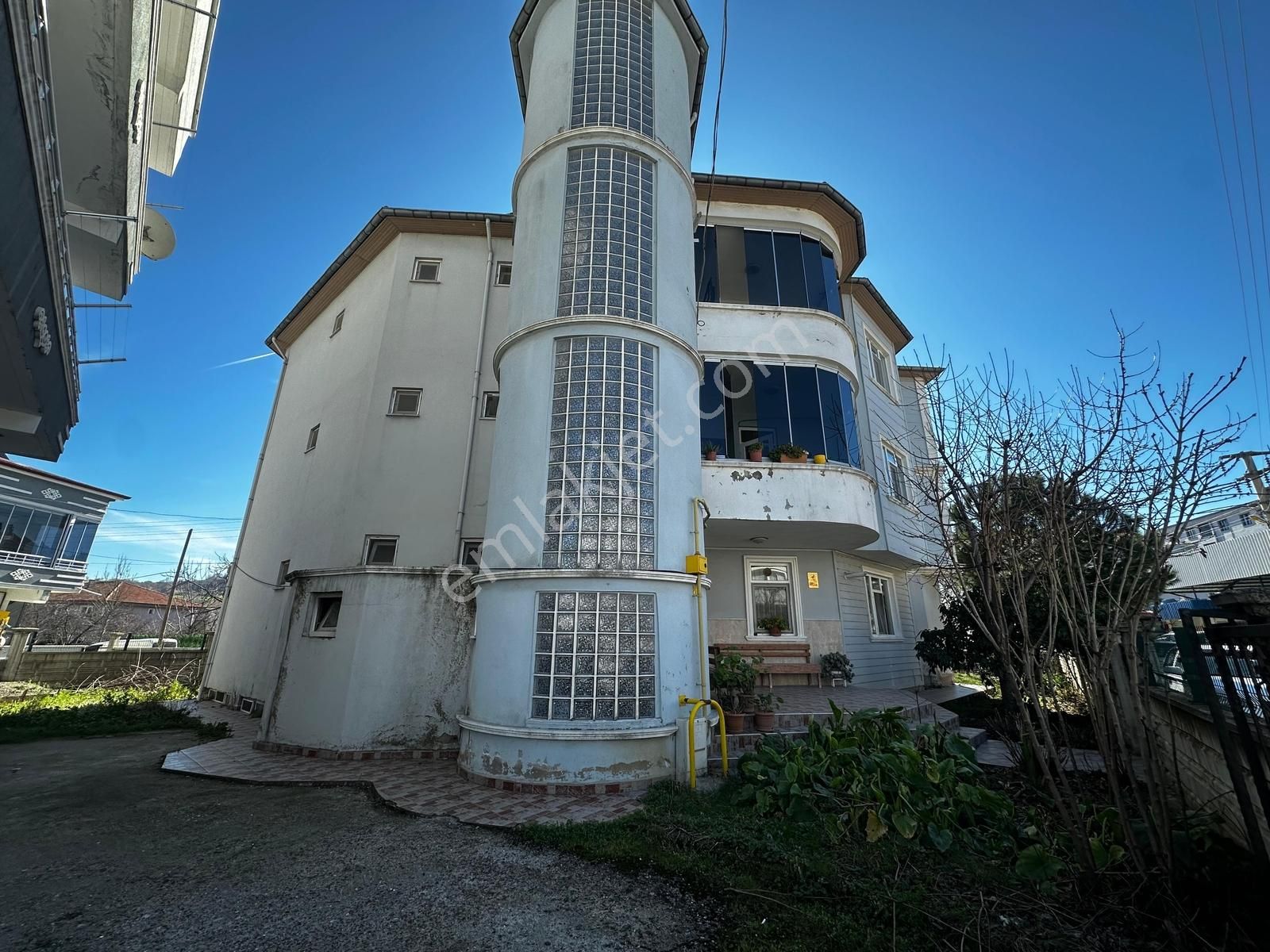 Deka Gayrimenkul'den Alaçam'da Satılık Geniş 3+1 Daire