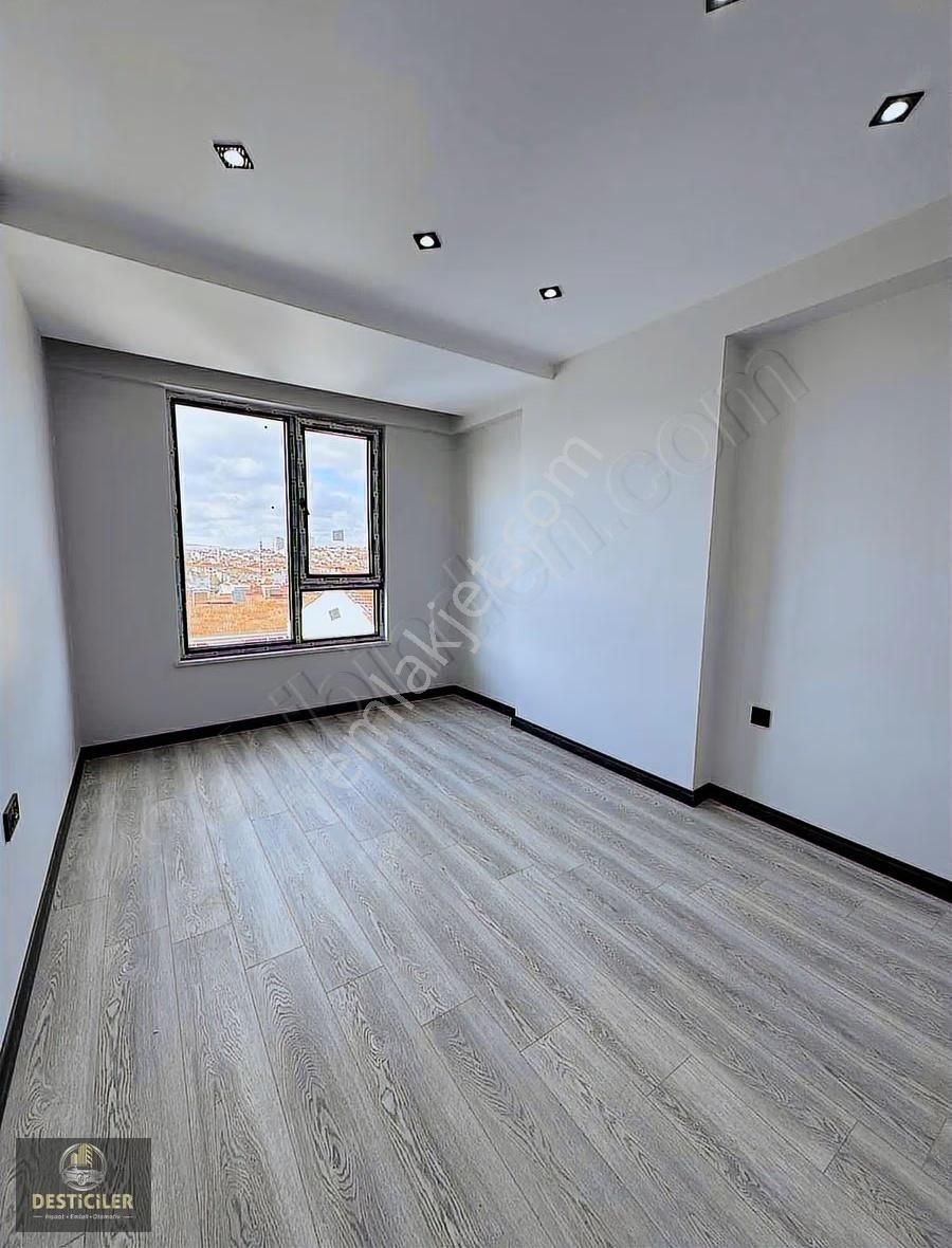 Eı-çamlıca'da Dubleks 6+1 Daire Harika Konum - Görsel 3