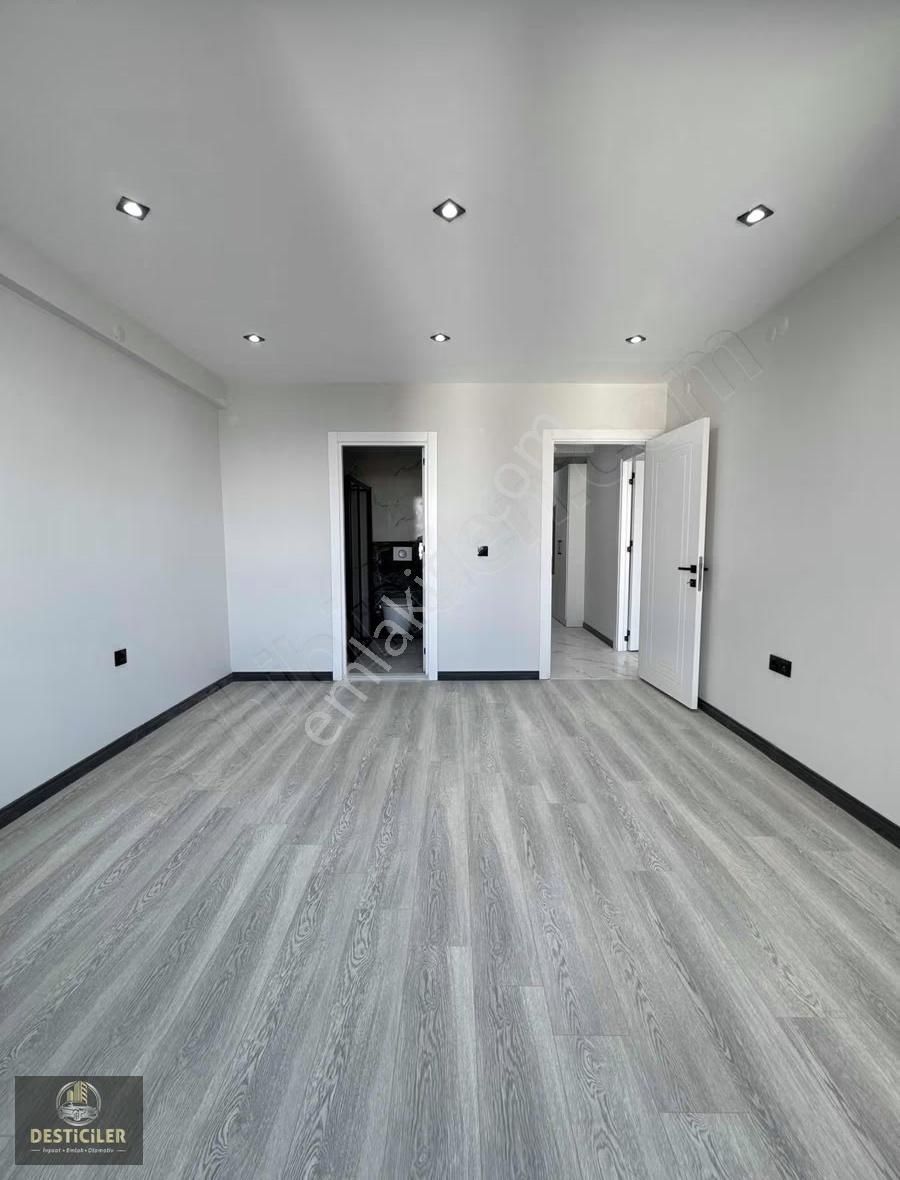 Eı-çamlıca'da Dubleks 6+1 Daire Harika Konum - Görsel 2