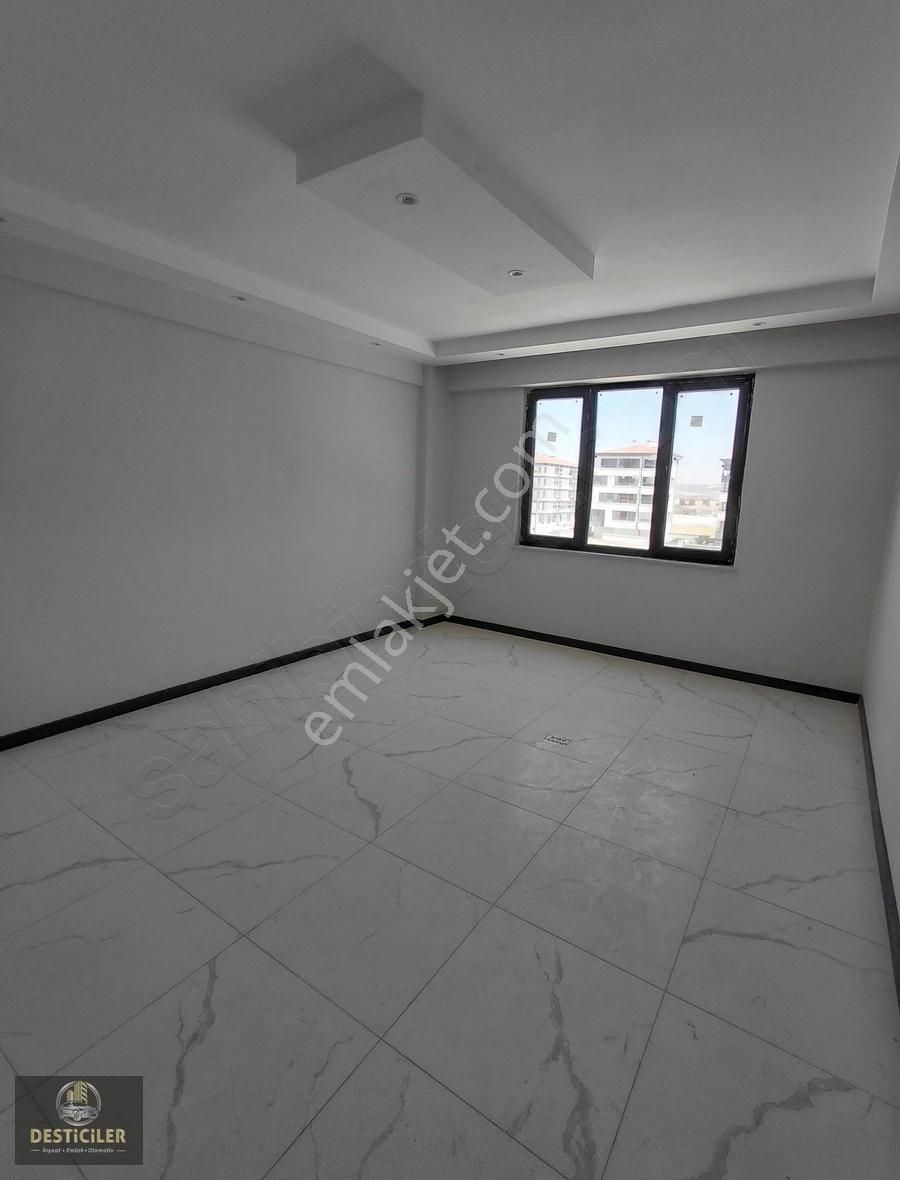 Lt-desticilerden Albayrak Bulvarı Yakını Çift Balkonlu 2+1 - Görsel 16