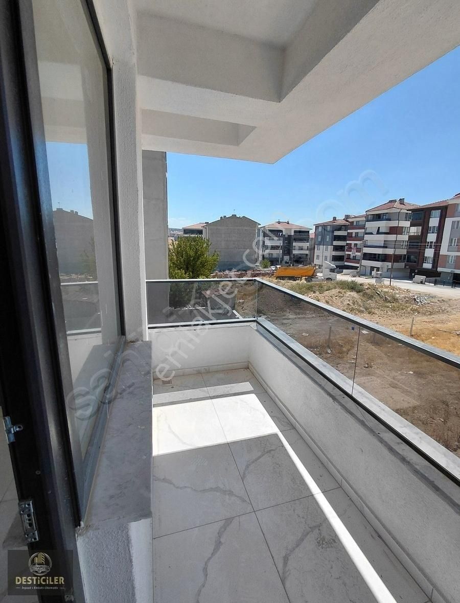 Lt-desticilerden Albayrak Bulvarı Yakını Çift Balkonlu 2+1 - Görsel 8
