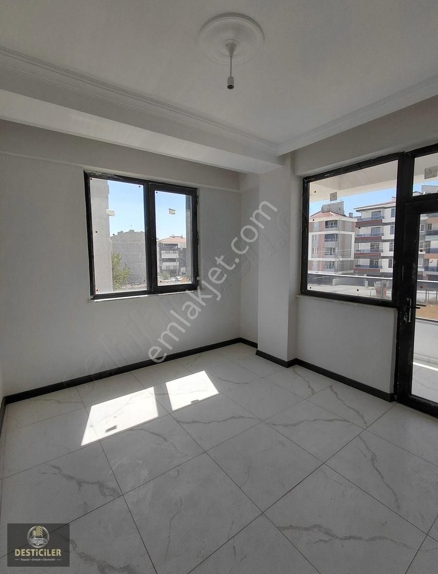 Lt-desticilerden Albayrak Bulvarı Yakını Çift Balkonlu 2+1 - Görsel 12