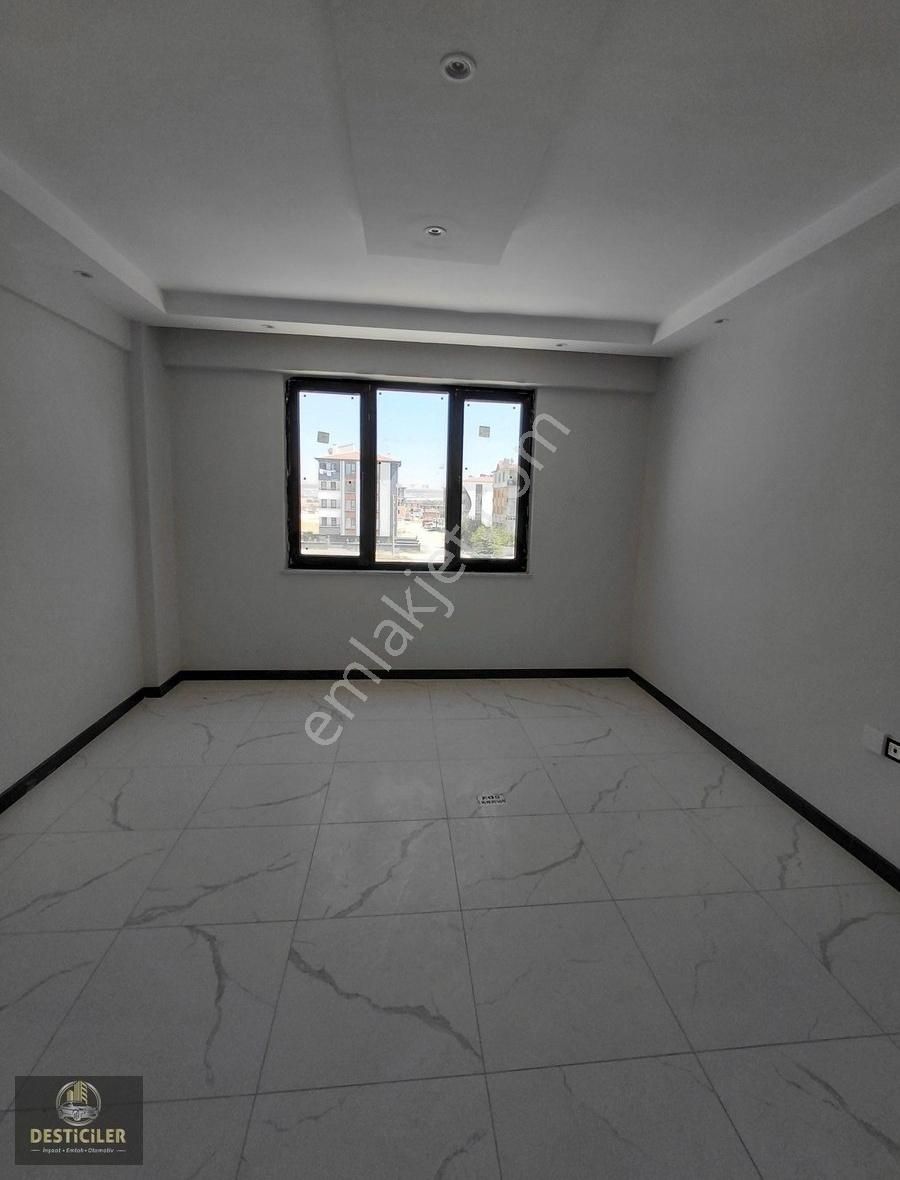 Lt-desticilerden Albayrak Bulvarı Yakını Çift Balkonlu 2+1 - Görsel 10