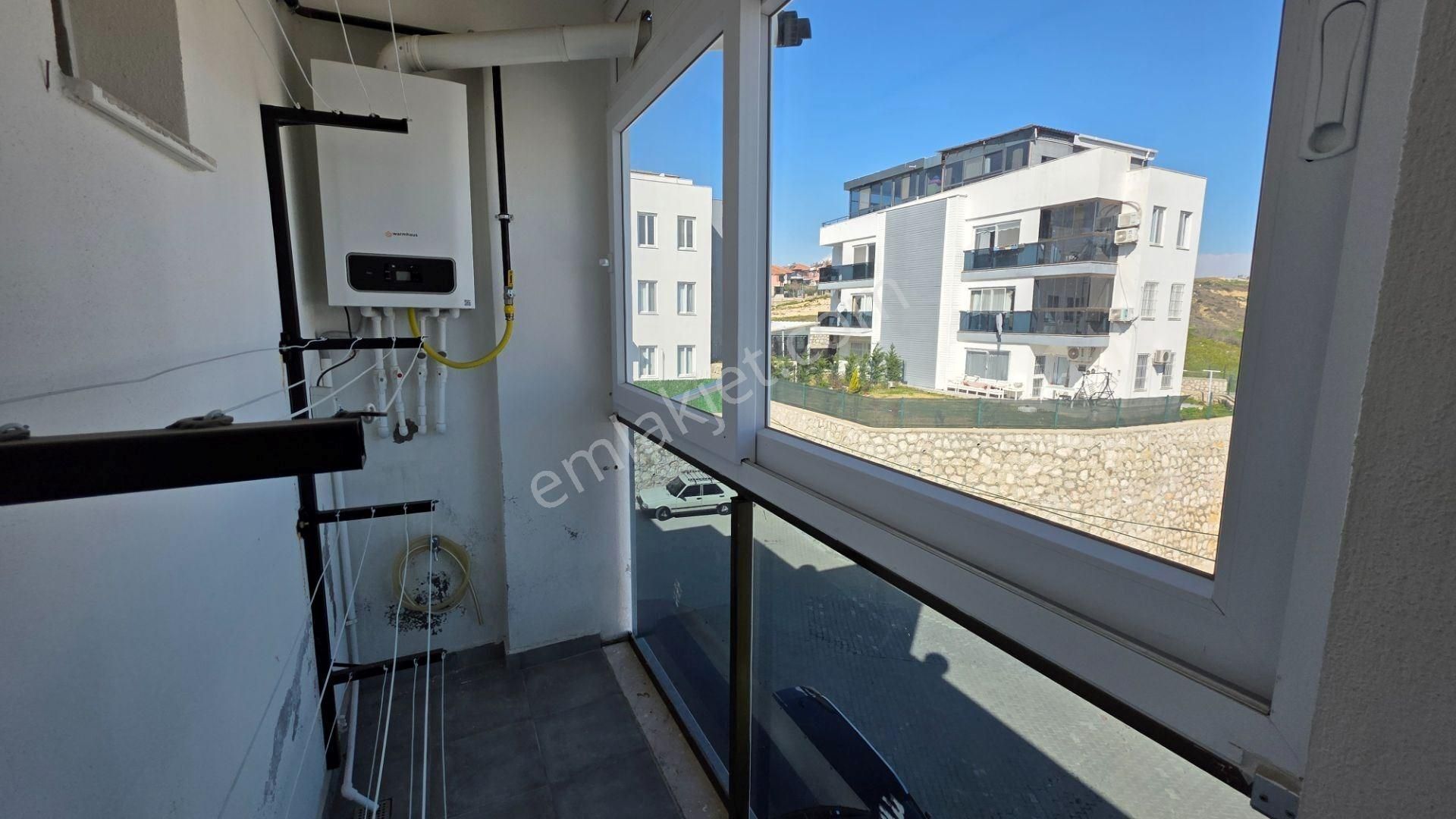 Berrin Nadir'den Az Katlı Yatay Mimari Havuzlu Güvenlikli Site İçi Teras 2+1 - Görsel 22