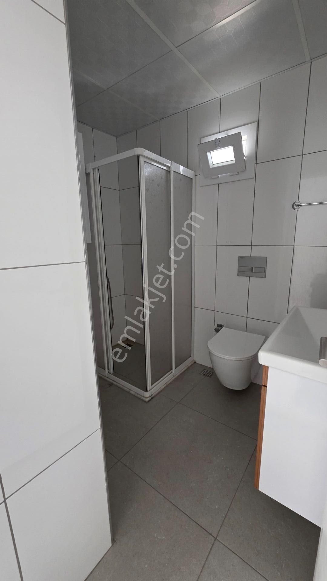 Berrin Nadir'den Az Katlı Yatay Mimari Havuzlu Güvenlikli Site İçi Teras 2+1 - Görsel 26