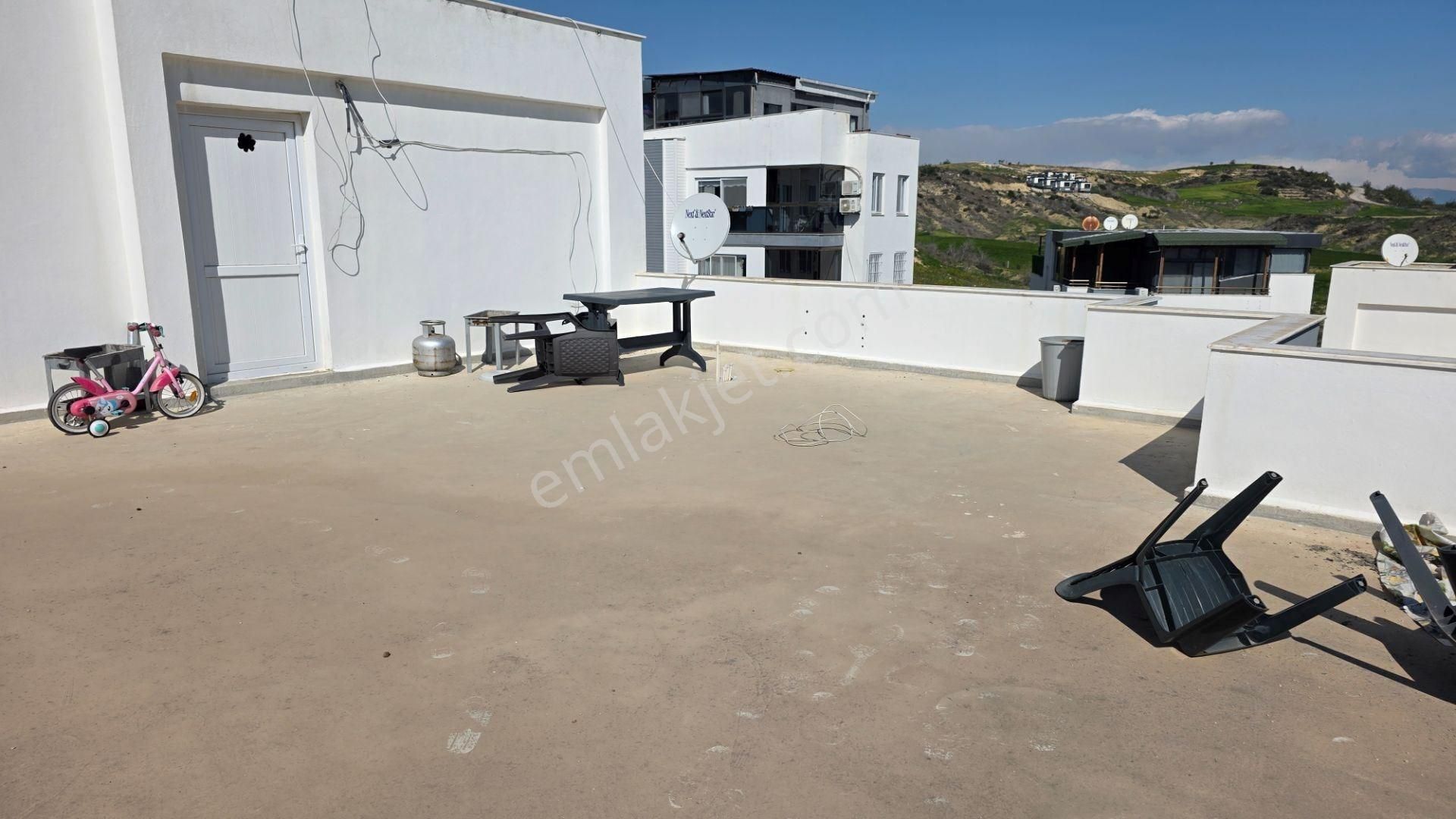 Berrin Nadir'den Az Katlı Yatay Mimari Havuzlu Güvenlikli Site İçi Teras 2+1 - Görsel 30