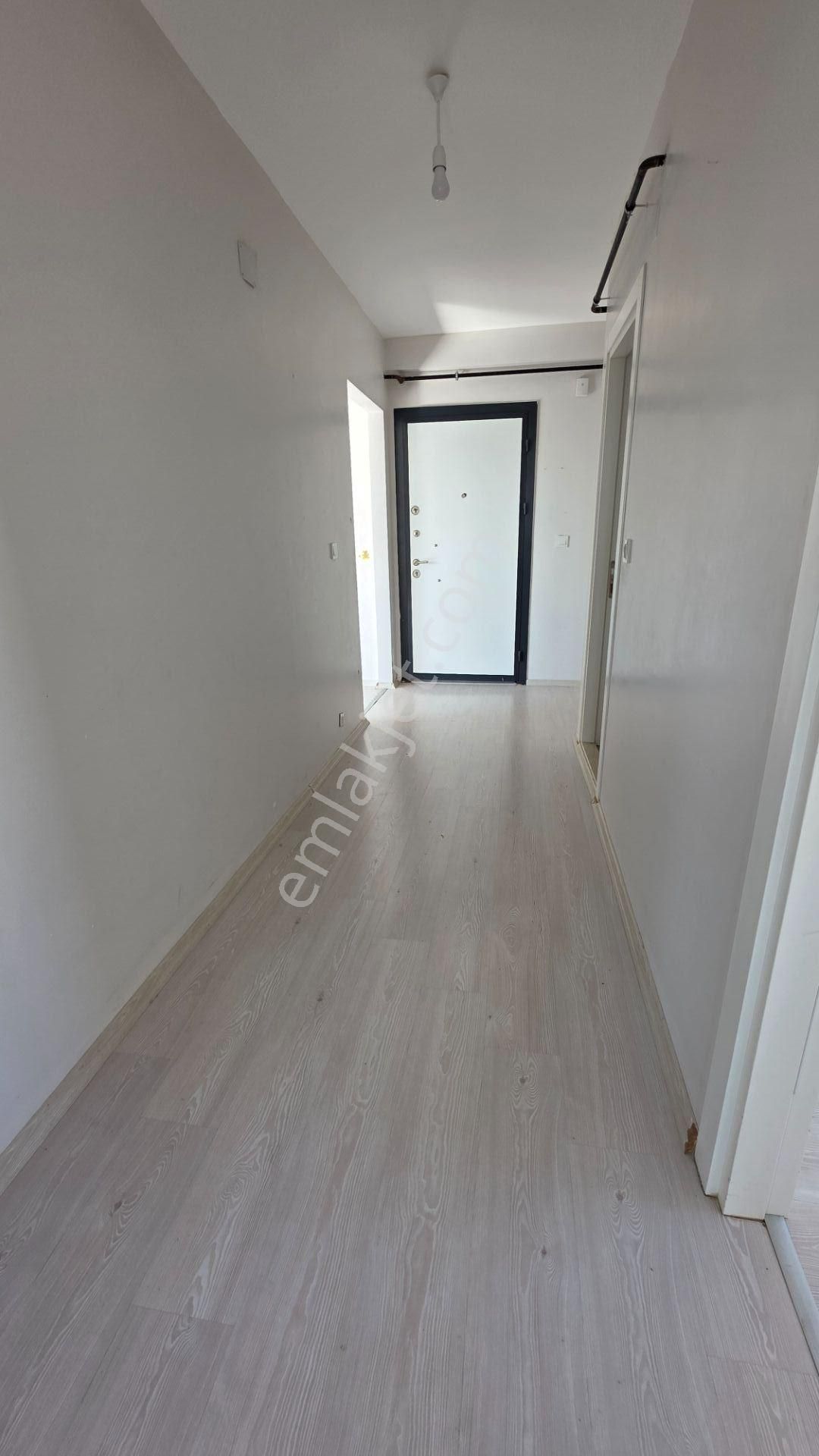 Berrin Nadir'den Az Katlı Yatay Mimari Havuzlu Güvenlikli Site İçi Teras 2+1 - Görsel 23