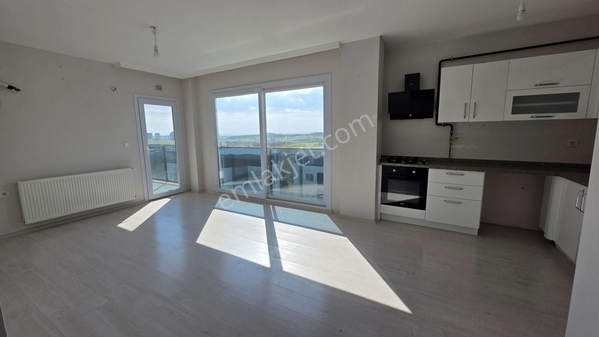 Berrin Nadir'den Az Katlı Yatay Mimari Havuzlu Güvenlikli Site İçi Teras 2+1 - Görsel 2