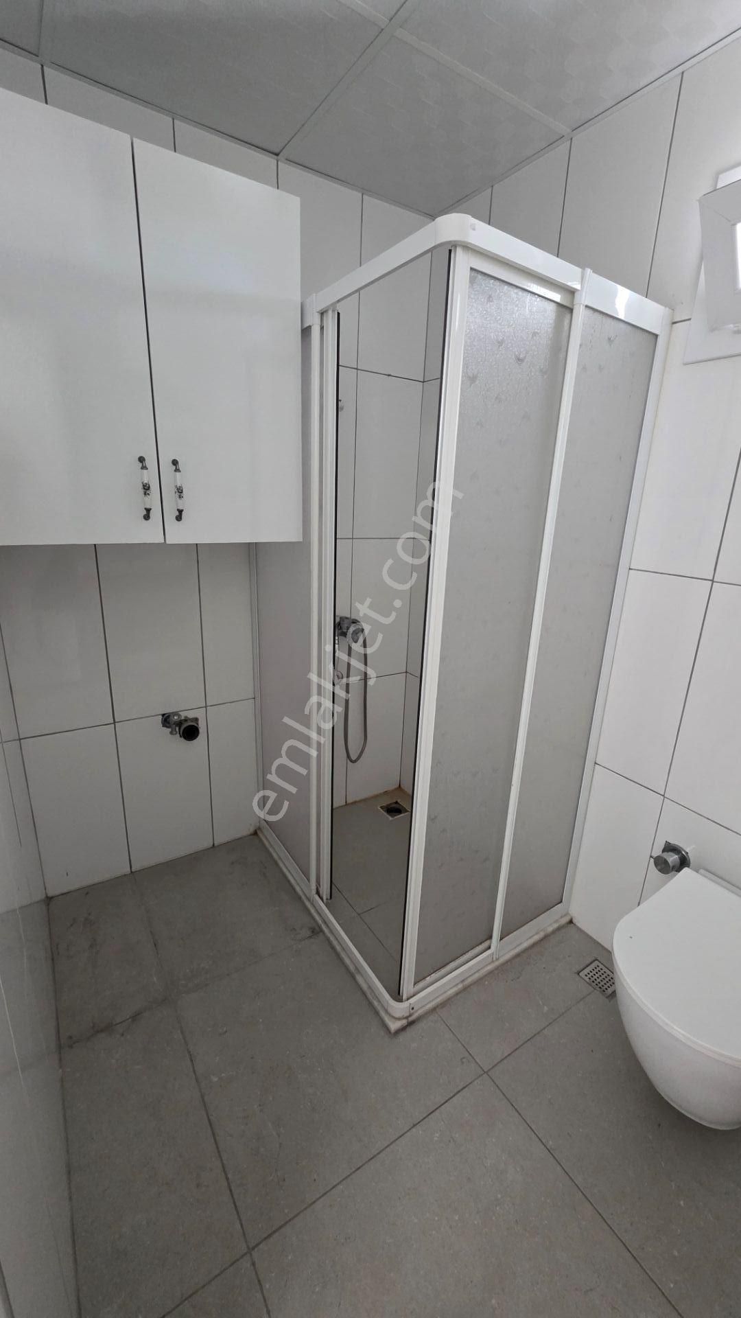 Berrin Nadir'den Az Katlı Yatay Mimari Havuzlu Güvenlikli Site İçi Teras 2+1 - Görsel 25