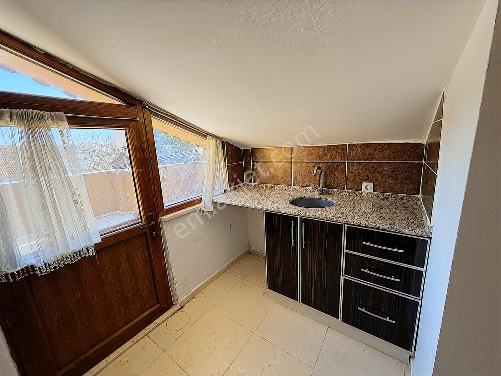 Dikili Çandarlı'da Denize 100 M Mesafede Kiralık Triplex Villa - Görsel 30
