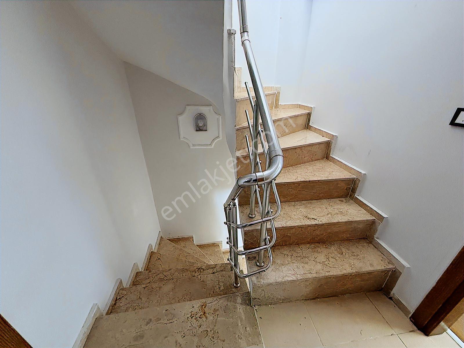 Dikili Çandarlı'da Denize 100 M Mesafede Kiralık Triplex Villa - Görsel 27