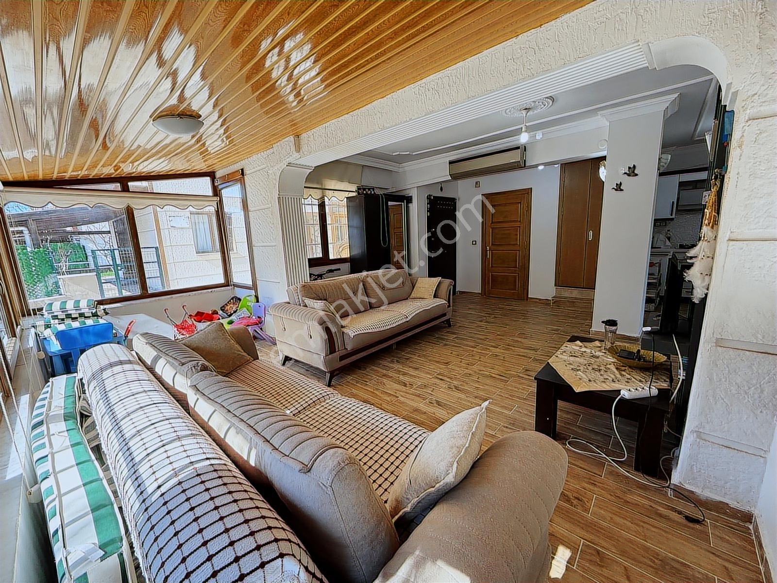 Dikili Çandarlı'da Denize 100 M Mesafede Kiralık Triplex Villa - Görsel 4