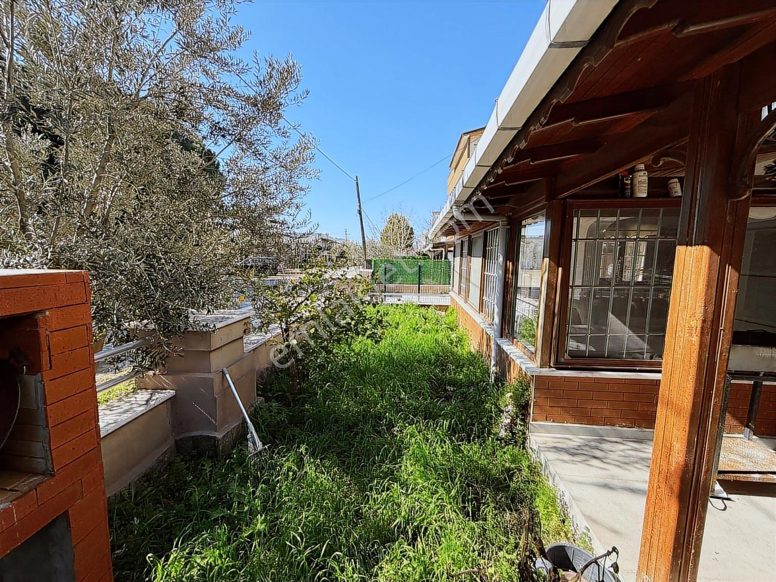 Dikili Çandarlı'da Denize 100 M Mesafede Kiralık Triplex Villa - Görsel 10