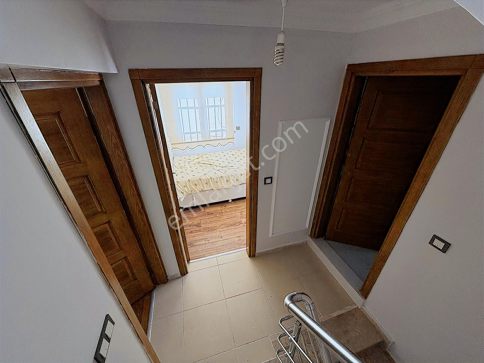 Dikili Çandarlı'da Denize 100 M Mesafede Kiralık Triplex Villa - Görsel 26