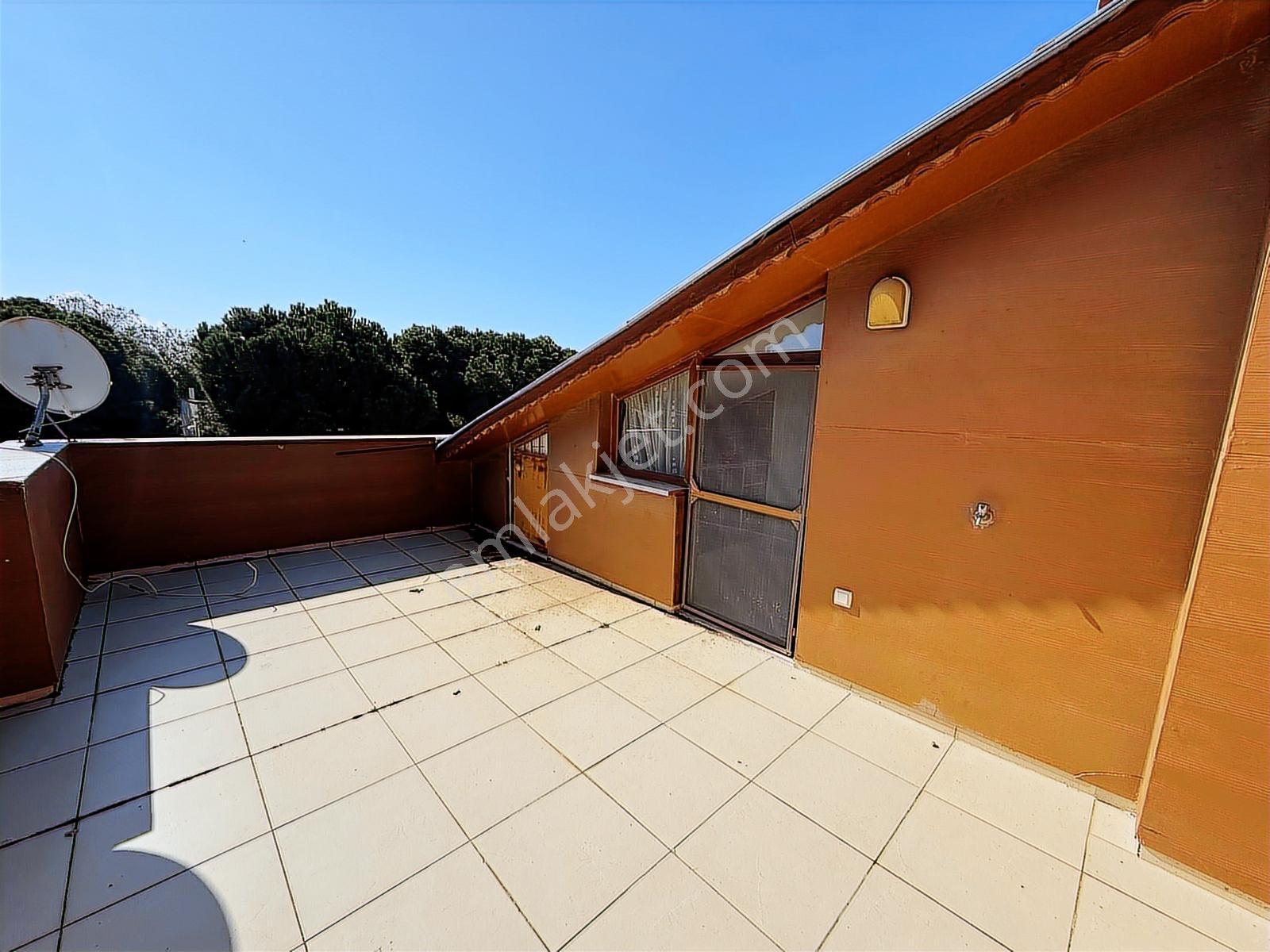 Dikili Çandarlı'da Denize 100 M Mesafede Kiralık Triplex Villa - Görsel 17