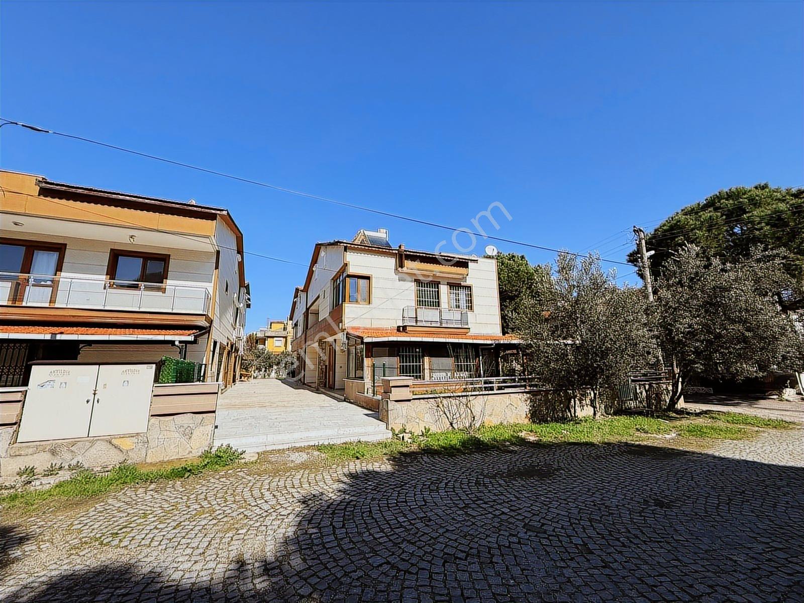 Dikili Çandarlı'da Denize 100 M Mesafede Kiralık Triplex Villa - Görsel 35