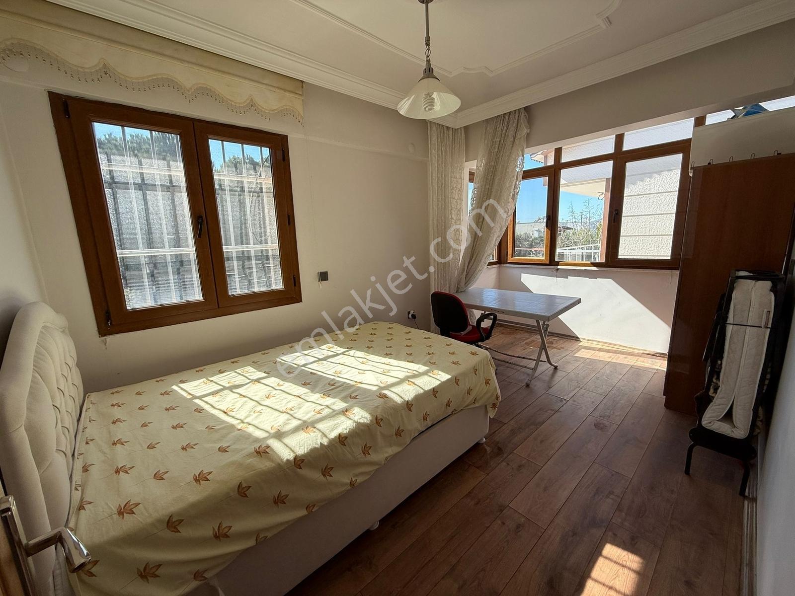 Dikili Çandarlı'da Denize 100 M Mesafede Kiralık Triplex Villa - Görsel 23