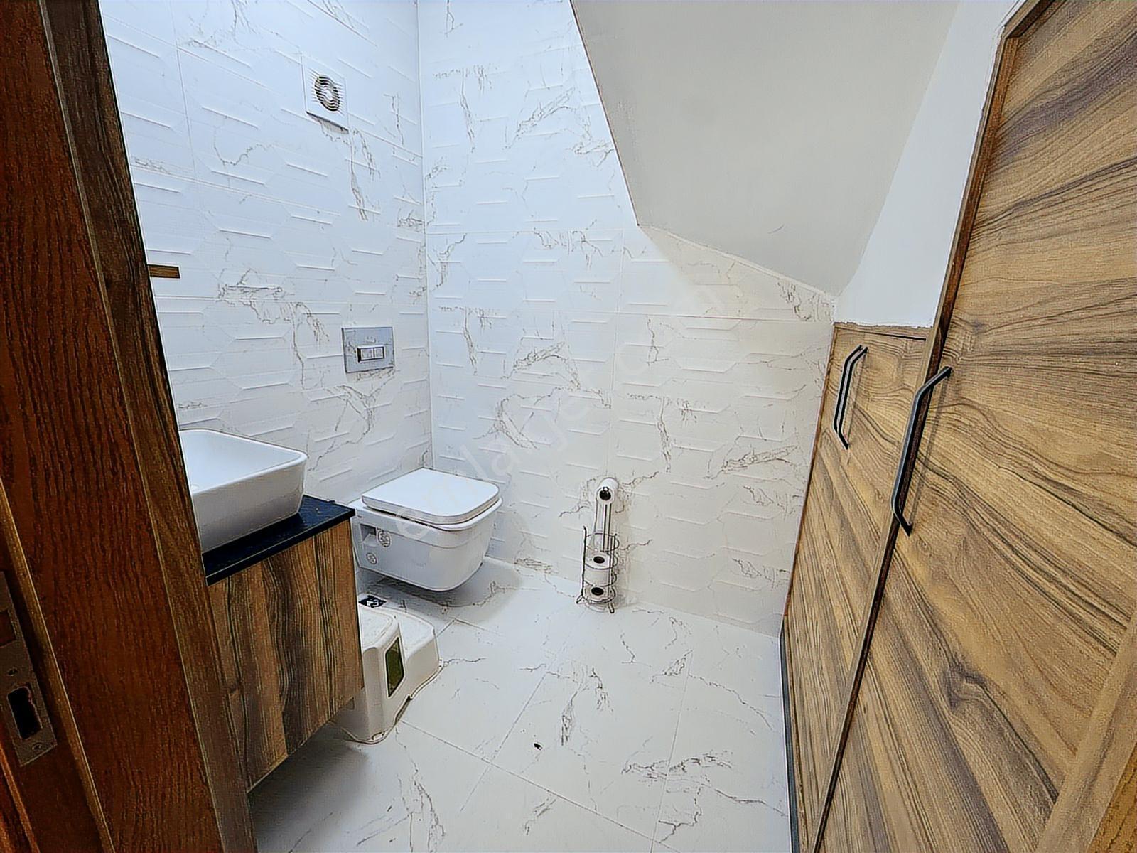 Dikili Çandarlı'da Denize 100 M Mesafede Kiralık Triplex Villa - Görsel 13