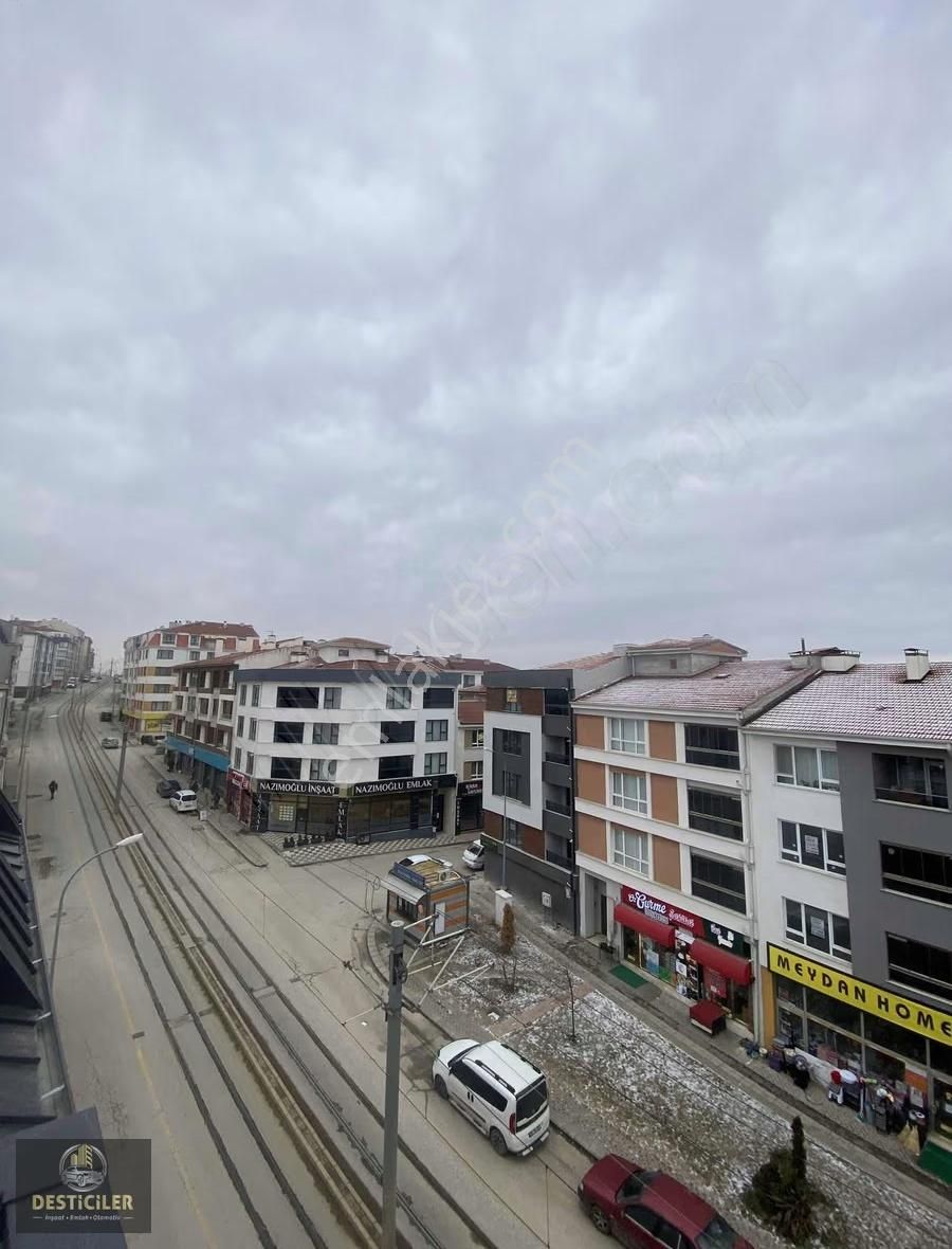 Au-çamlıcada Cadde Üstü-250m2-özel Garajlı-geniş Teraslı-5+1 - Görsel 8