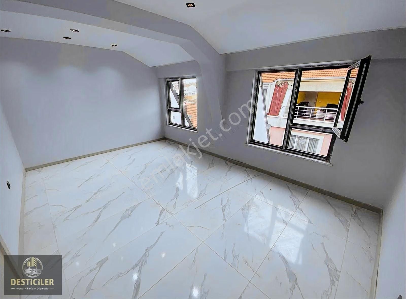 Au-çamlıcada Cadde Üstü-250m2-özel Garajlı-geniş Teraslı-5+1 - Görsel 27