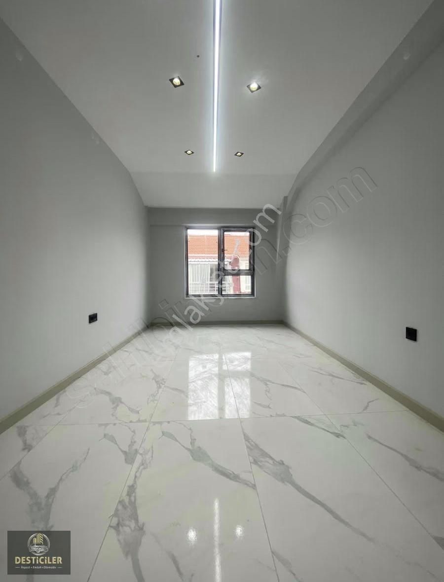 Au-çamlıcada Cadde Üstü-250m2-özel Garajlı-geniş Teraslı-5+1 - Görsel 12