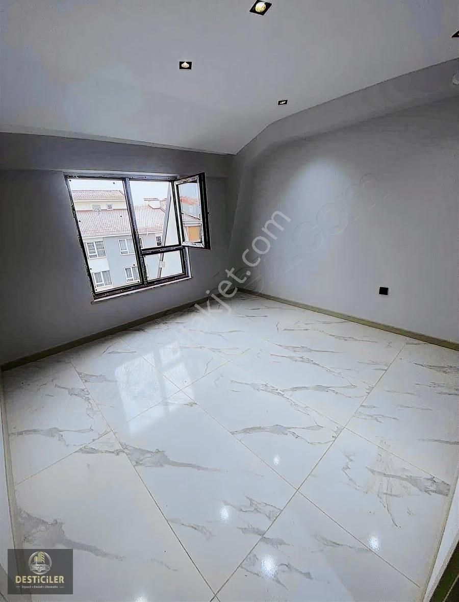 Au-çamlıcada Cadde Üstü-250m2-özel Garajlı-geniş Teraslı-5+1 - Görsel 6