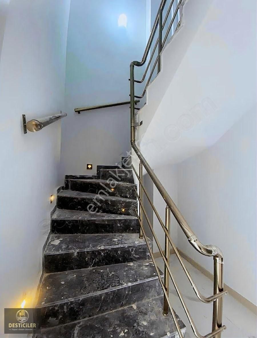 Au-çamlıcada Cadde Üstü-250m2-özel Garajlı-geniş Teraslı-5+1 - Görsel 19
