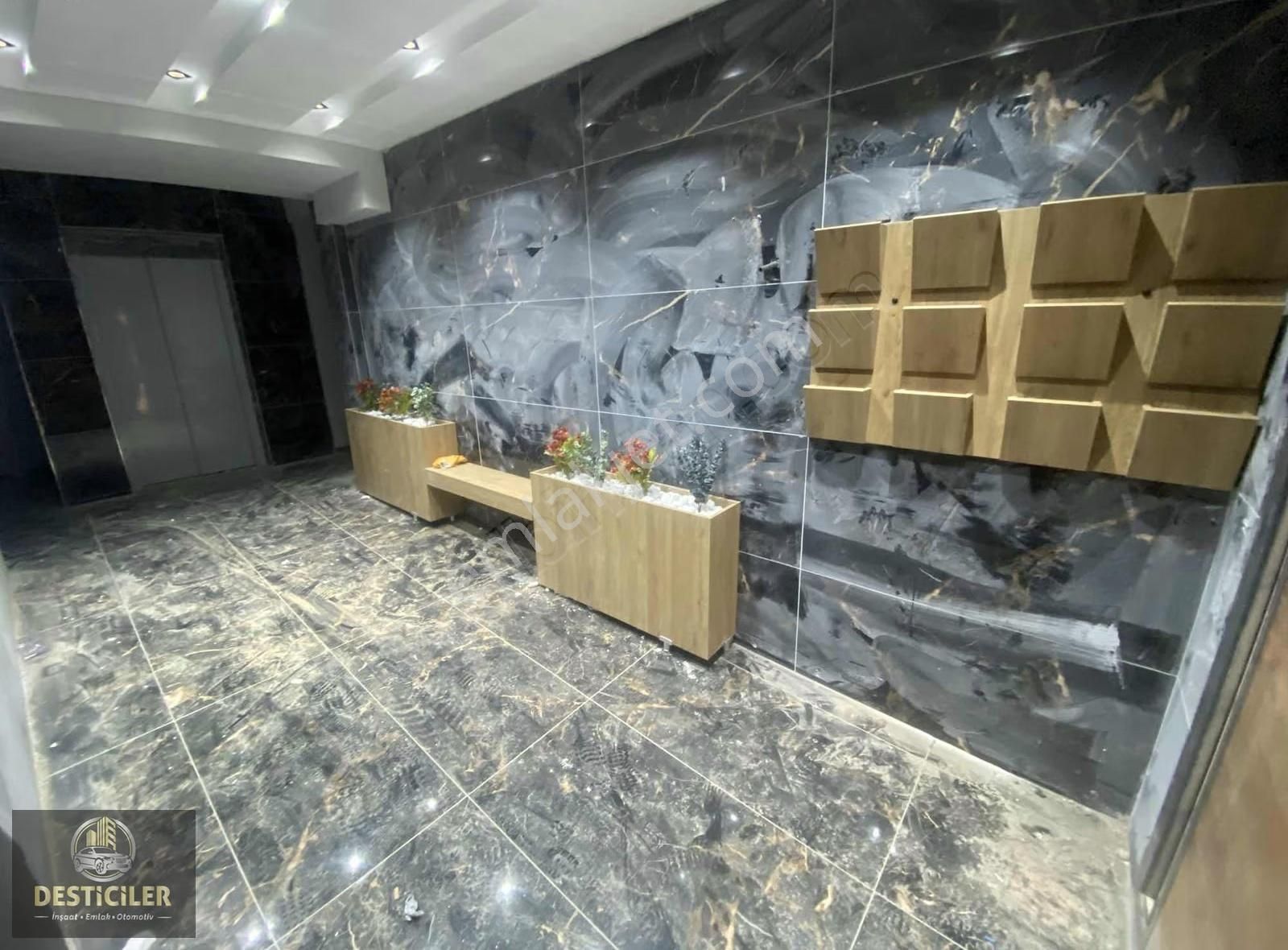 Au-çamlıcada Cadde Üstü-250m2-özel Garajlı-geniş Teraslı-5+1 - Görsel 22