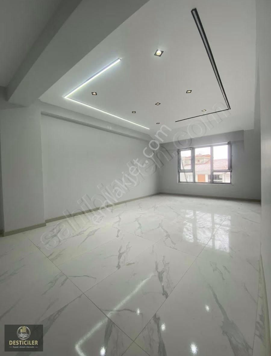 Au-çamlıcada Cadde Üstü-250m2-özel Garajlı-geniş Teraslı-5+1 - Görsel 4