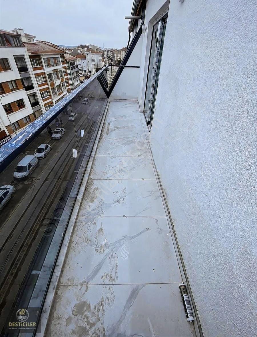 Au-çamlıcada Cadde Üstü-250m2-özel Garajlı-geniş Teraslı-5+1 - Görsel 14