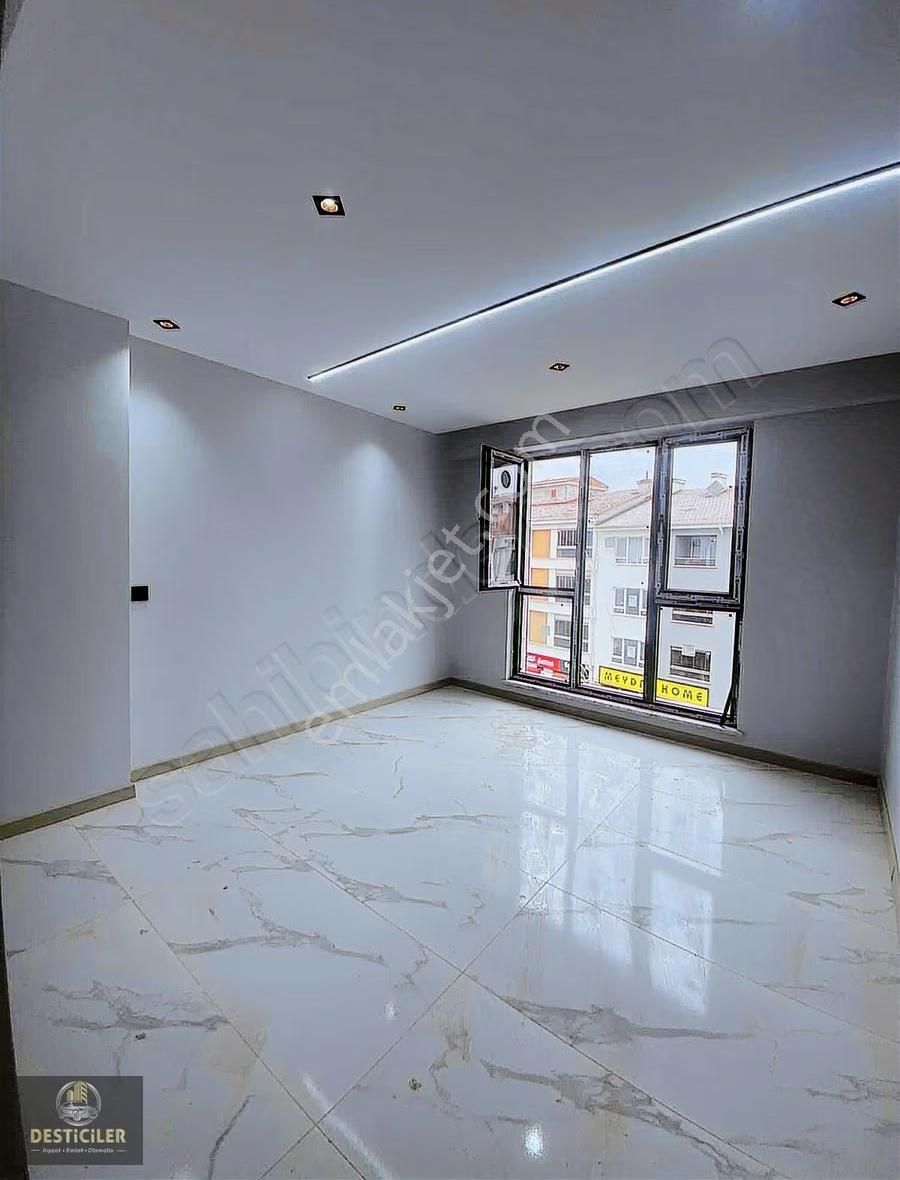 Au-çamlıcada Cadde Üstü-250m2-özel Garajlı-geniş Teraslı-5+1 - Görsel 17