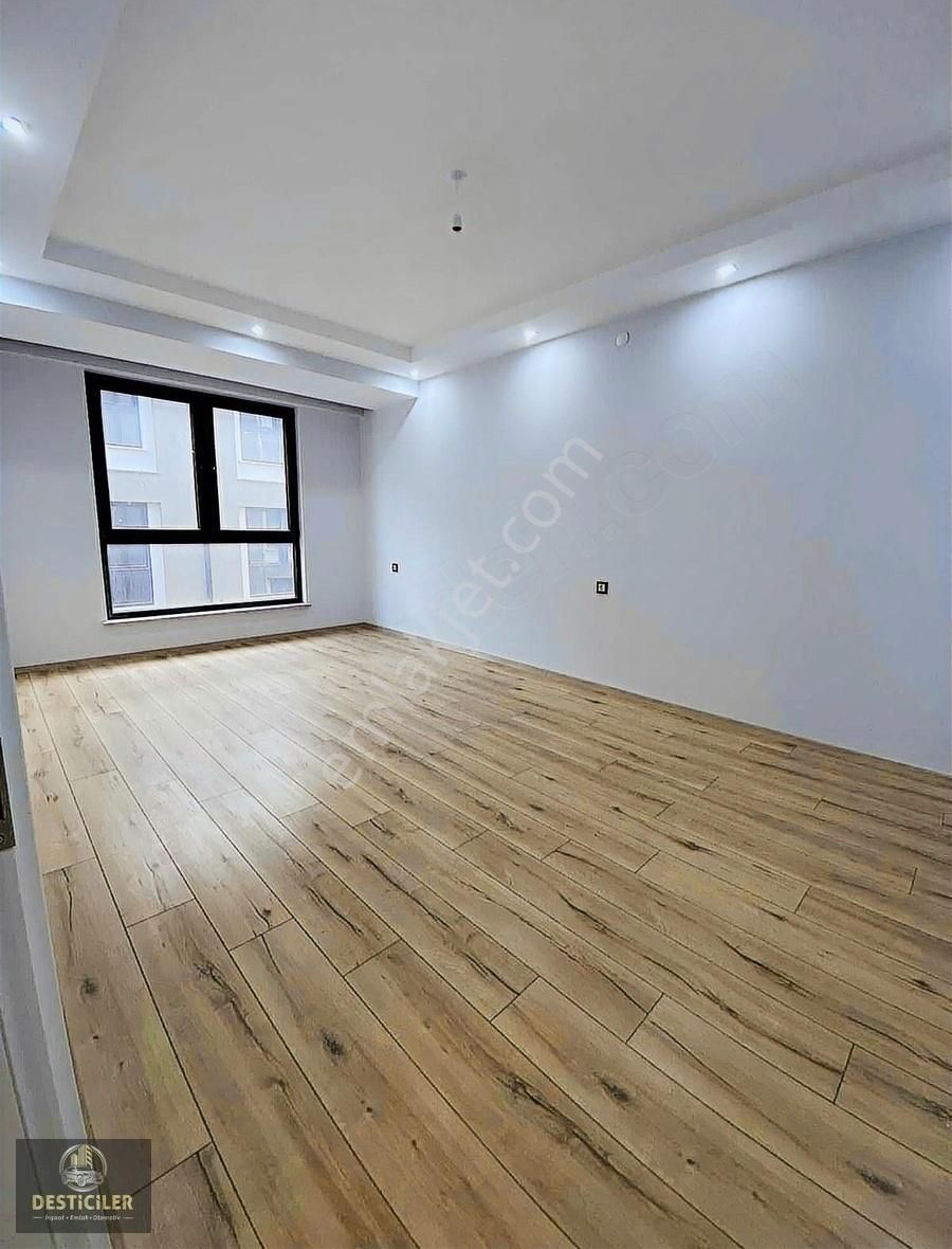 Desticiler'den Çamlıca Mh. Site İçi Satılık Geniş 3+1 Daire - Görsel 13