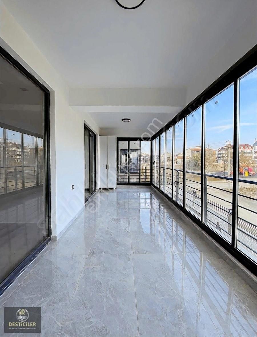 Desticiler'den Çamlıca Mh. Site İçi Satılık Geniş 3+1 Daire - Görsel 11