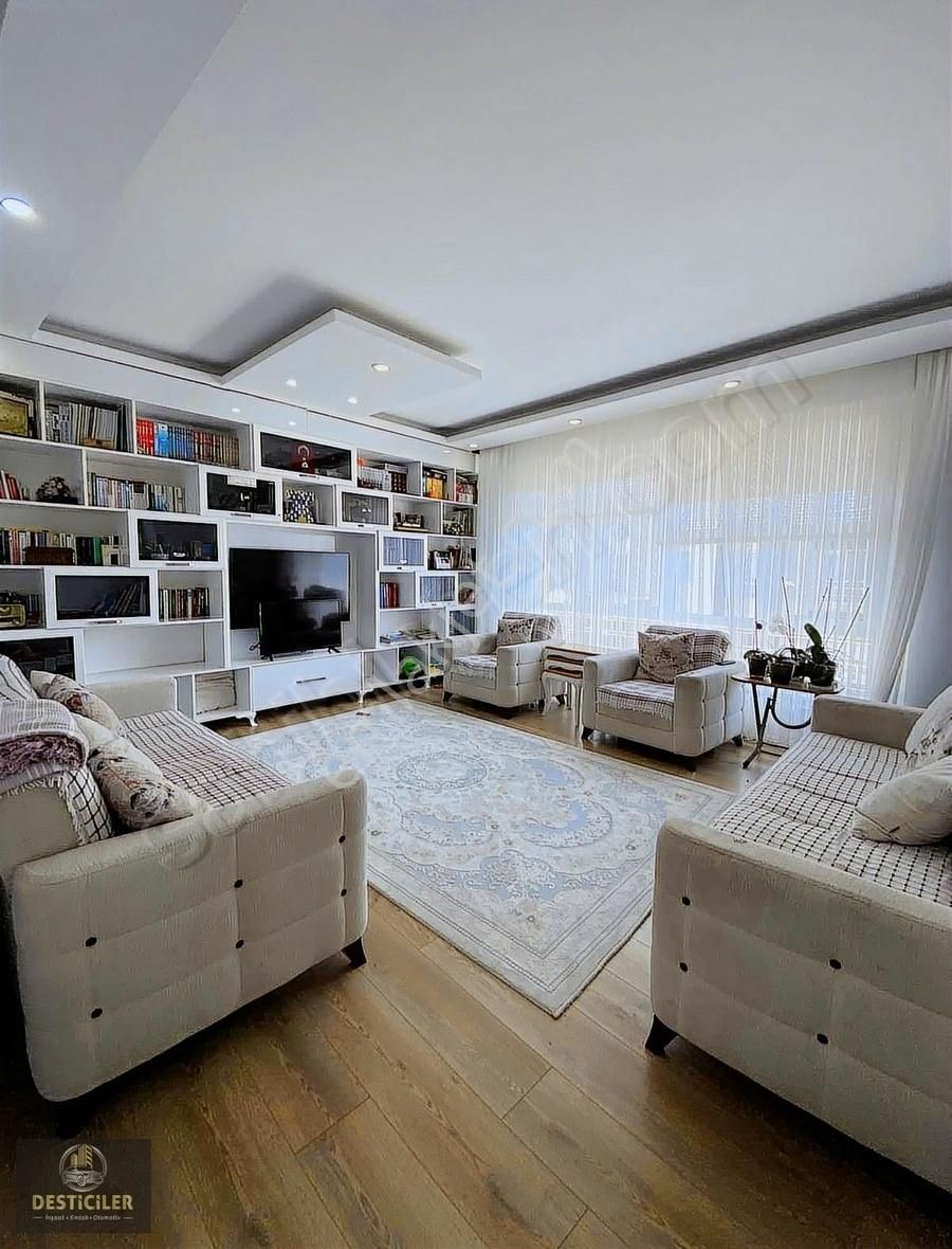 Yk-desticiler'den Birlik Cd. Üzeri Geniş 2+1 Daire