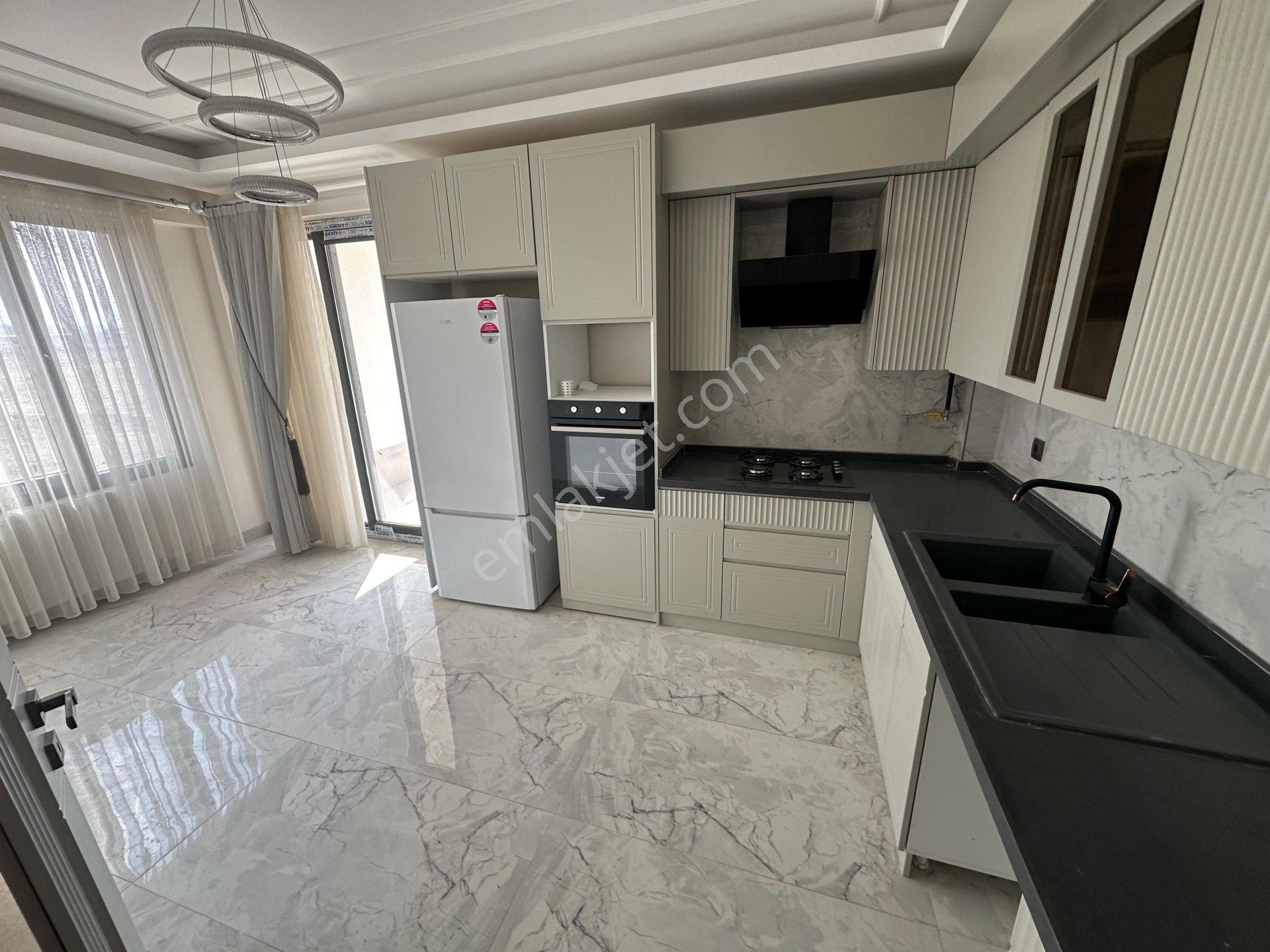 Makro Life Gayrimenkul'den Satılık Elazığ Yolu Üzeri 2+1 Fırsat Daire