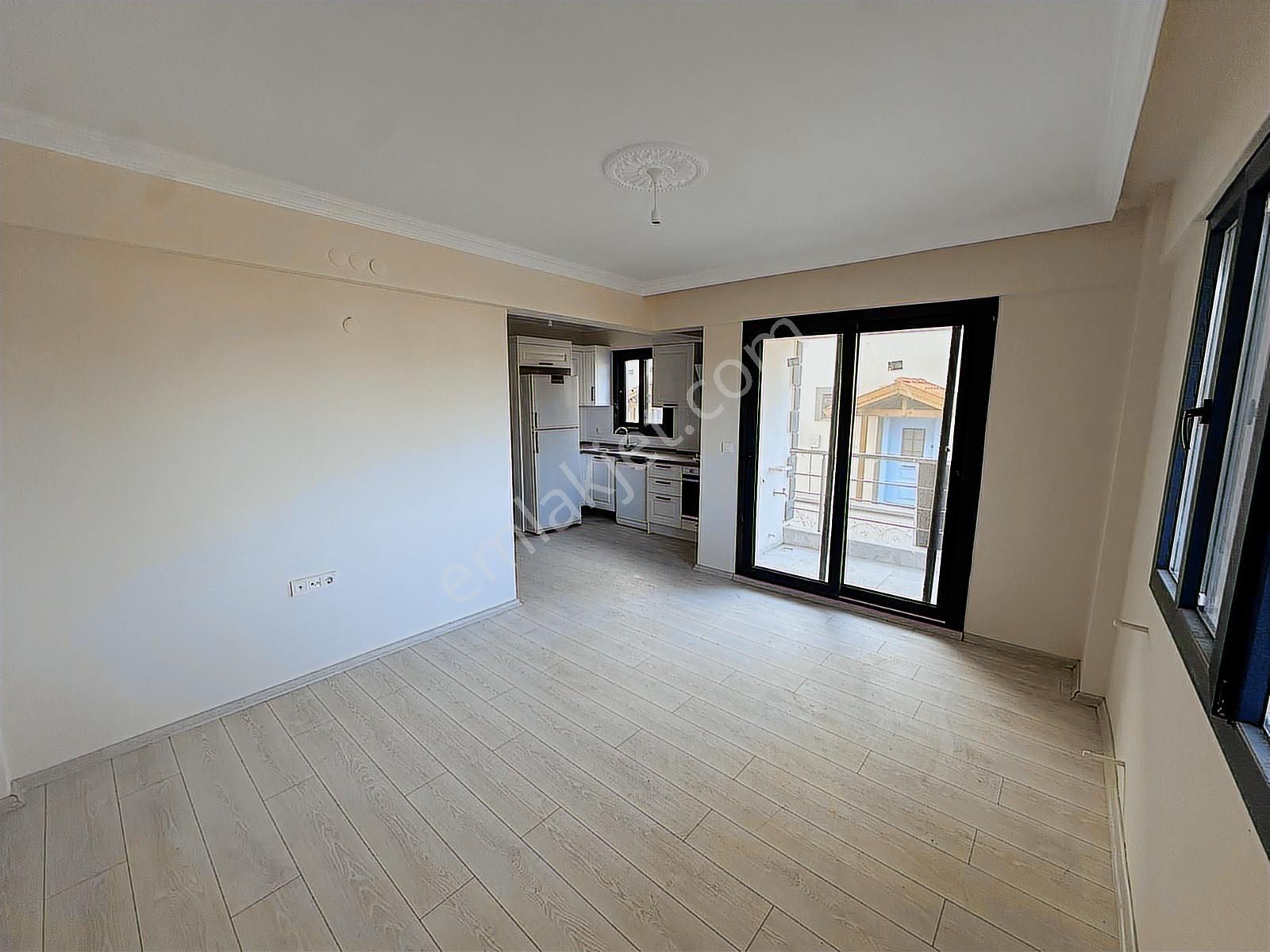 Foça Hacıveli Mah. Kiralık 1+1 Bahçe Katı Daire - Görsel 5