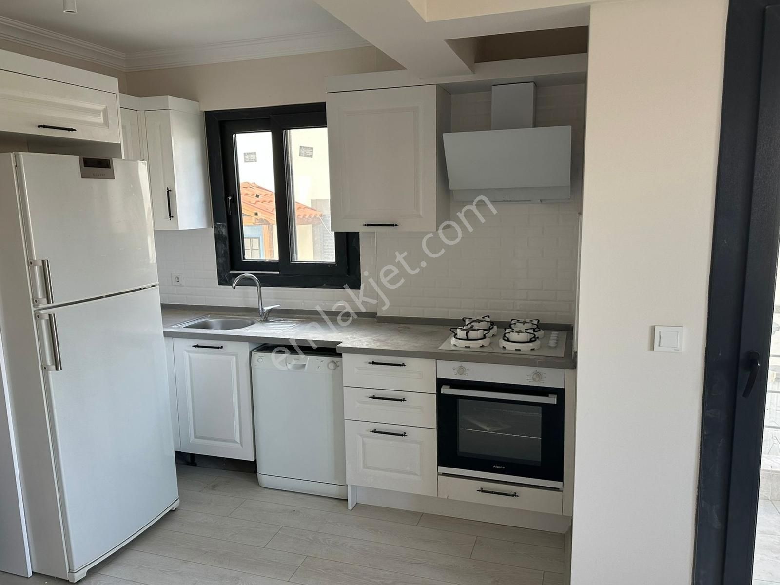 Foça Hacıveli Mah. Kiralık 1+1 Bahçe Katı Daire - Görsel 26