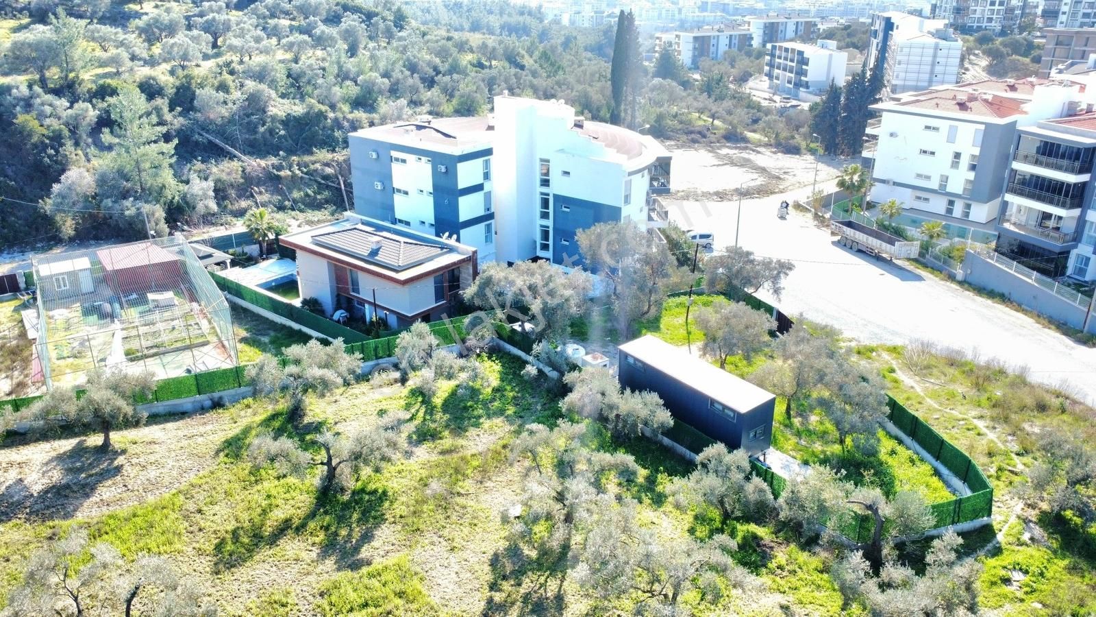 Kuşadasında Kat Mülkiyetli Çift Banyolu Eşyalı Yeni Daire - Görsel 21