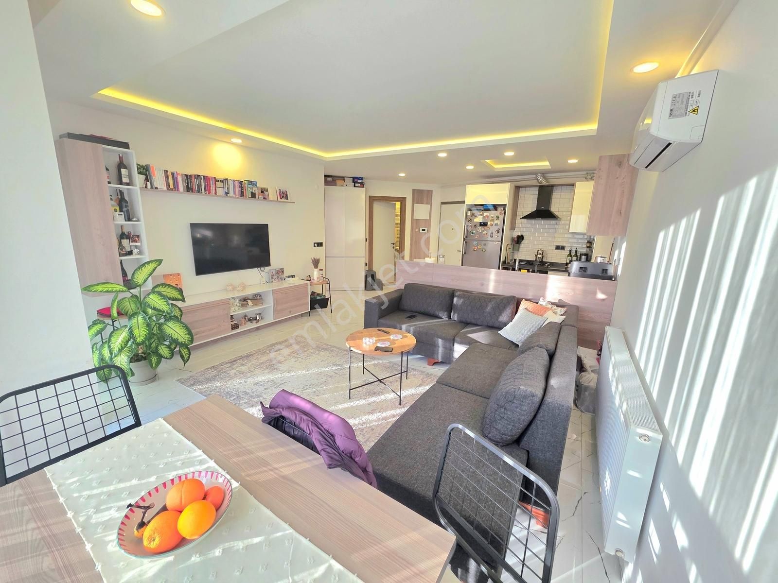 Kuşadasında Kat Mülkiyetli Çift Banyolu Eşyalı Yeni Daire - Görsel 11