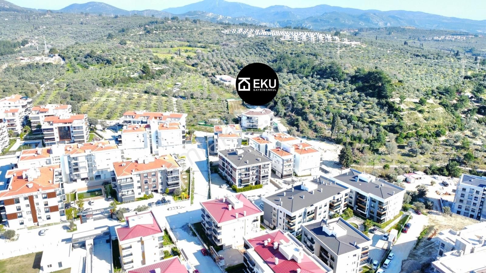 Kuşadasında Kat Mülkiyetli Çift Banyolu Eşyalı Yeni Daire - Görsel 15