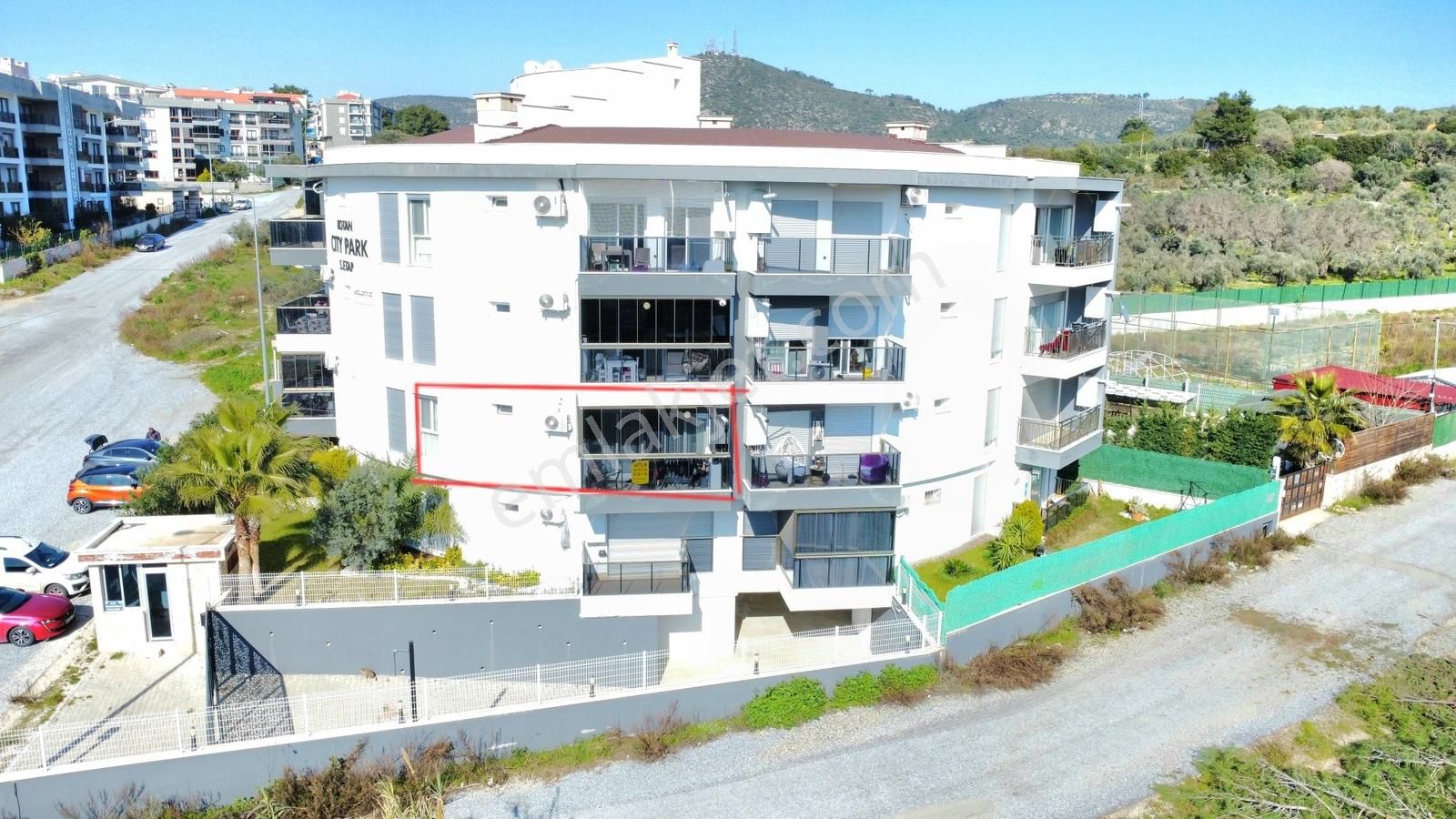 Kuşadasında Kat Mülkiyetli Çift Banyolu Eşyalı Yeni Daire - Görsel 30