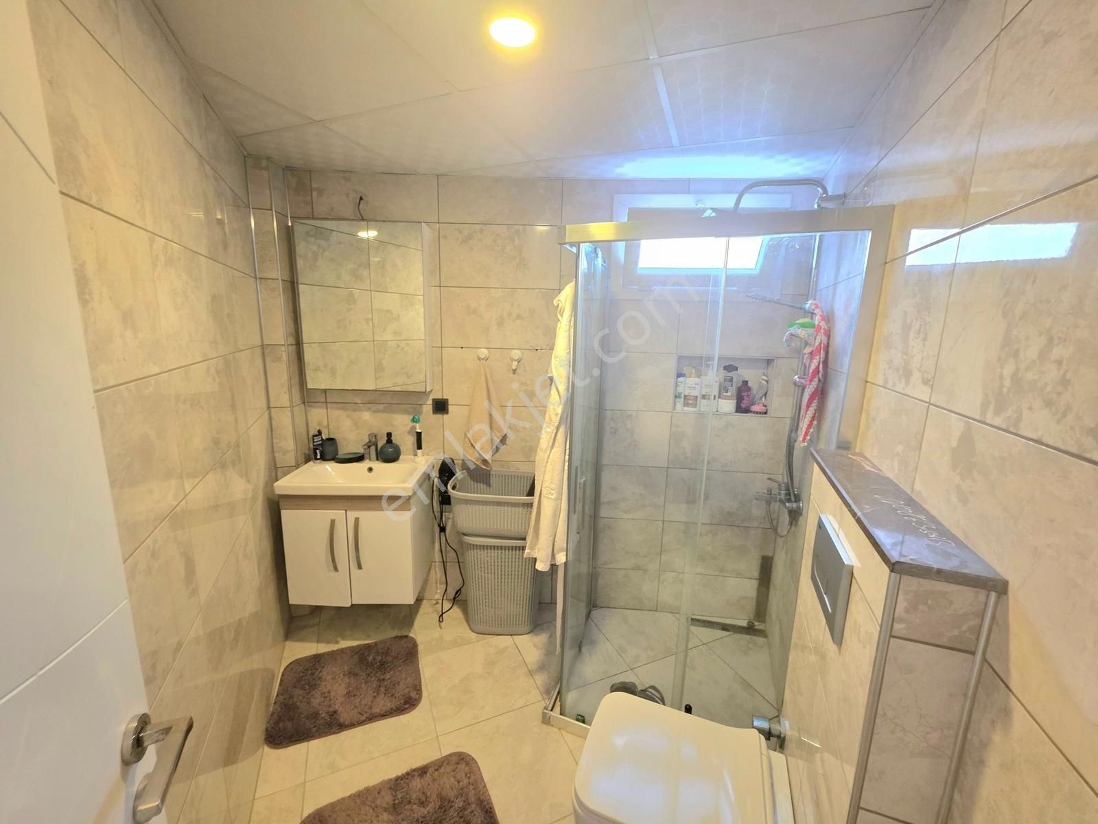 Kuşadasında Kat Mülkiyetli Çift Banyolu Eşyalı Yeni Daire - Görsel 18