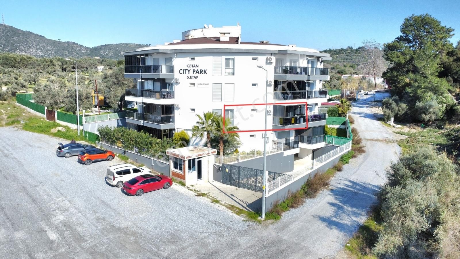 Kuşadasında Kat Mülkiyetli Çift Banyolu Eşyalı Yeni Daire - Görsel 29