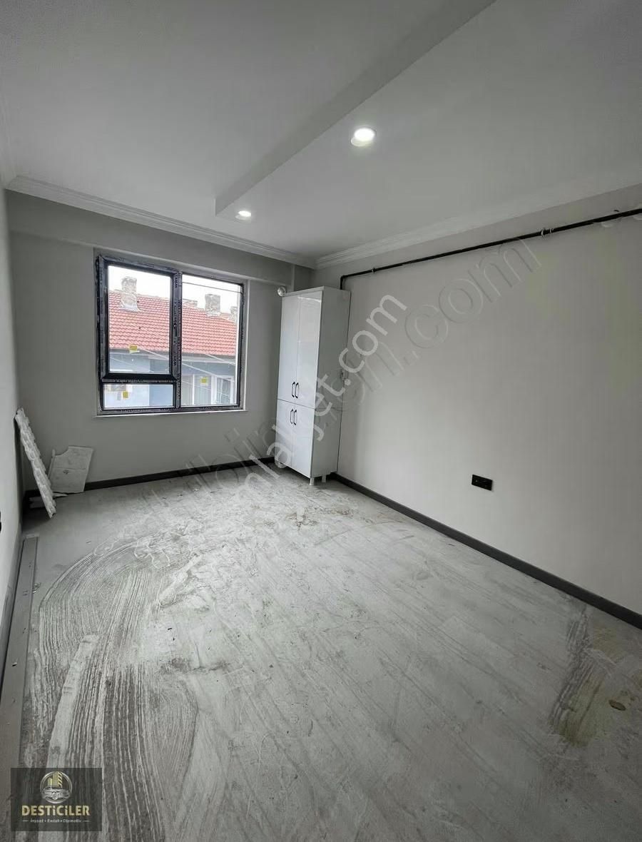 Pt- Büyükdere Mahallesi Üniversite Yaknı Satılık 1+1 Apart Daire