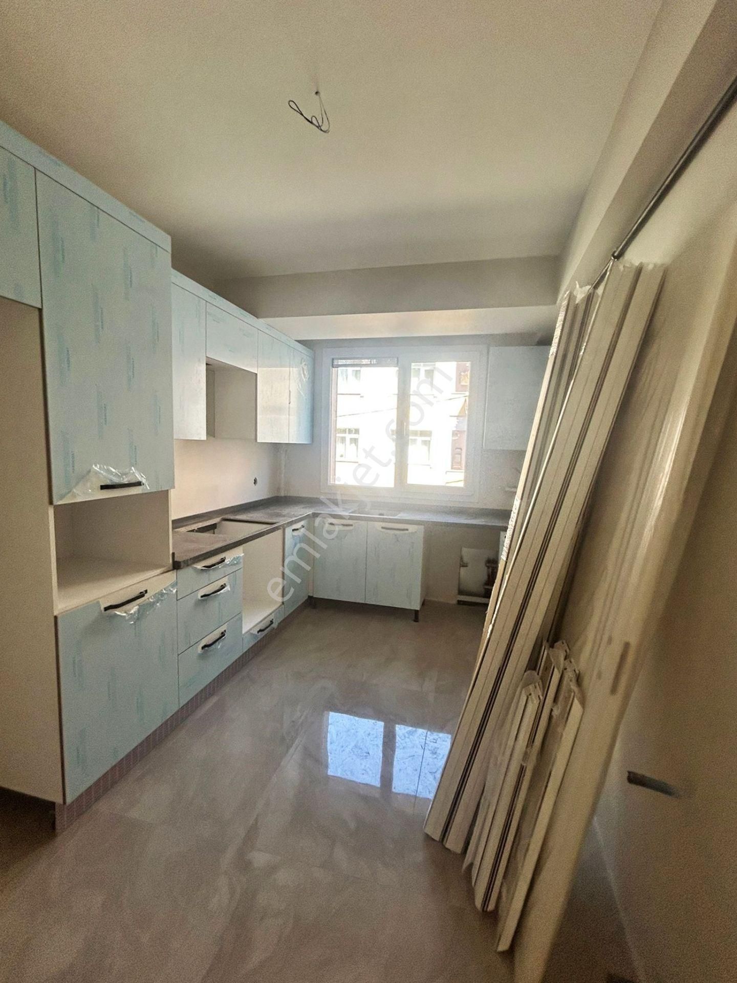 Mertcan Dan Kartal Metroya Yürüme Arakat 3+1 Balkonlu Lüks Daire - Görsel 12