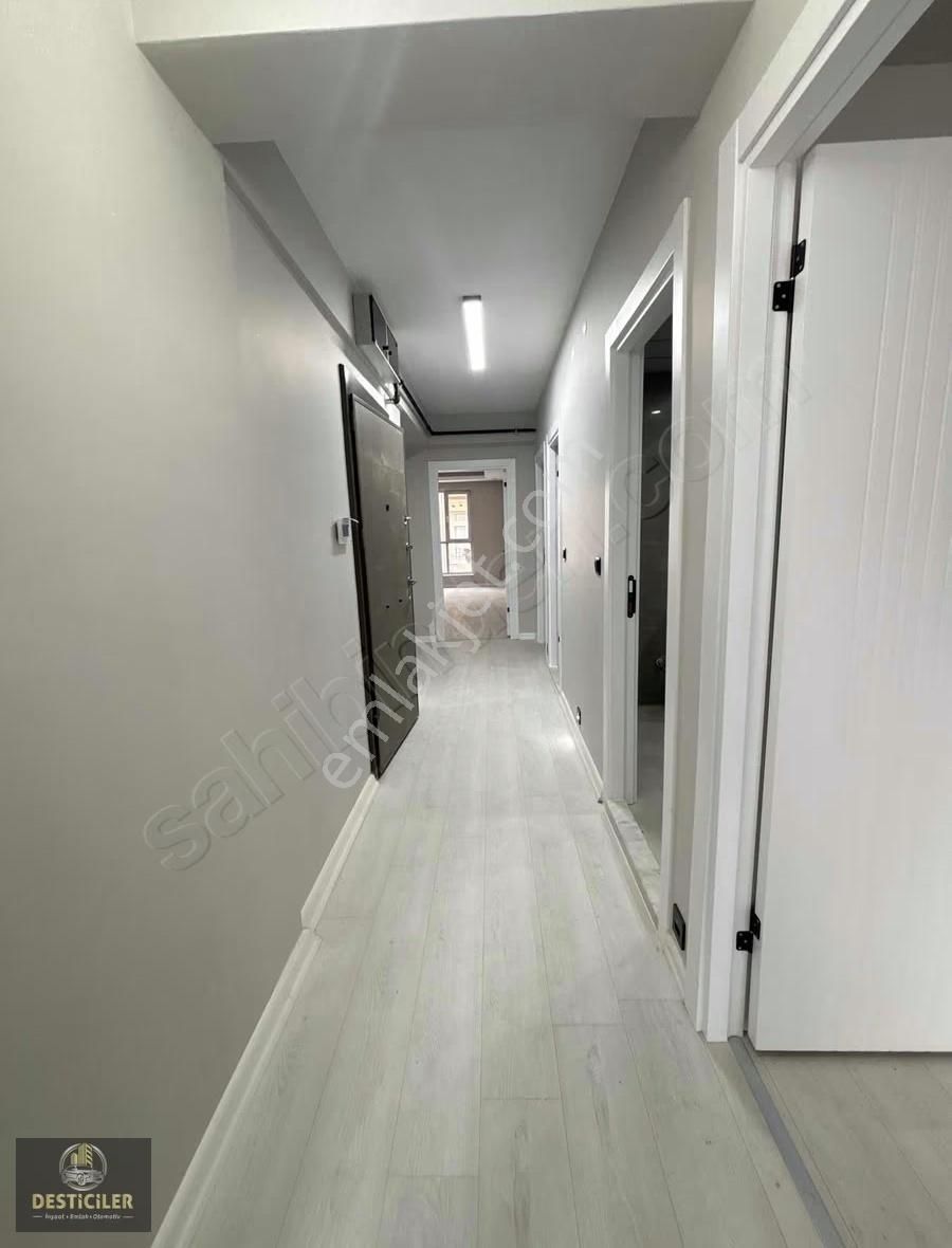 Om-birlik Caddesi Yakını Satılık 2+1 Lüks Daire - Görsel 10