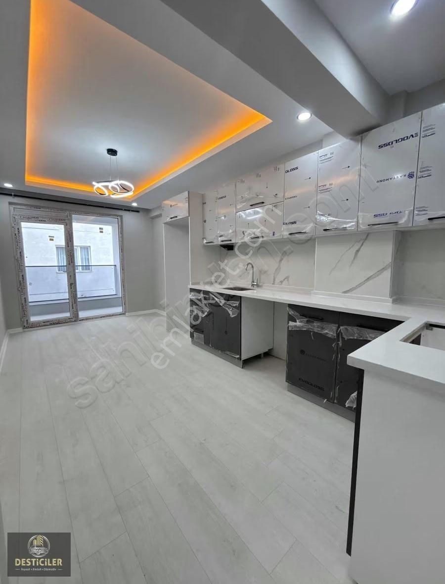 Om-birlik Caddesi Yakını Satılık 2+1 Lüks Daire - Görsel 2