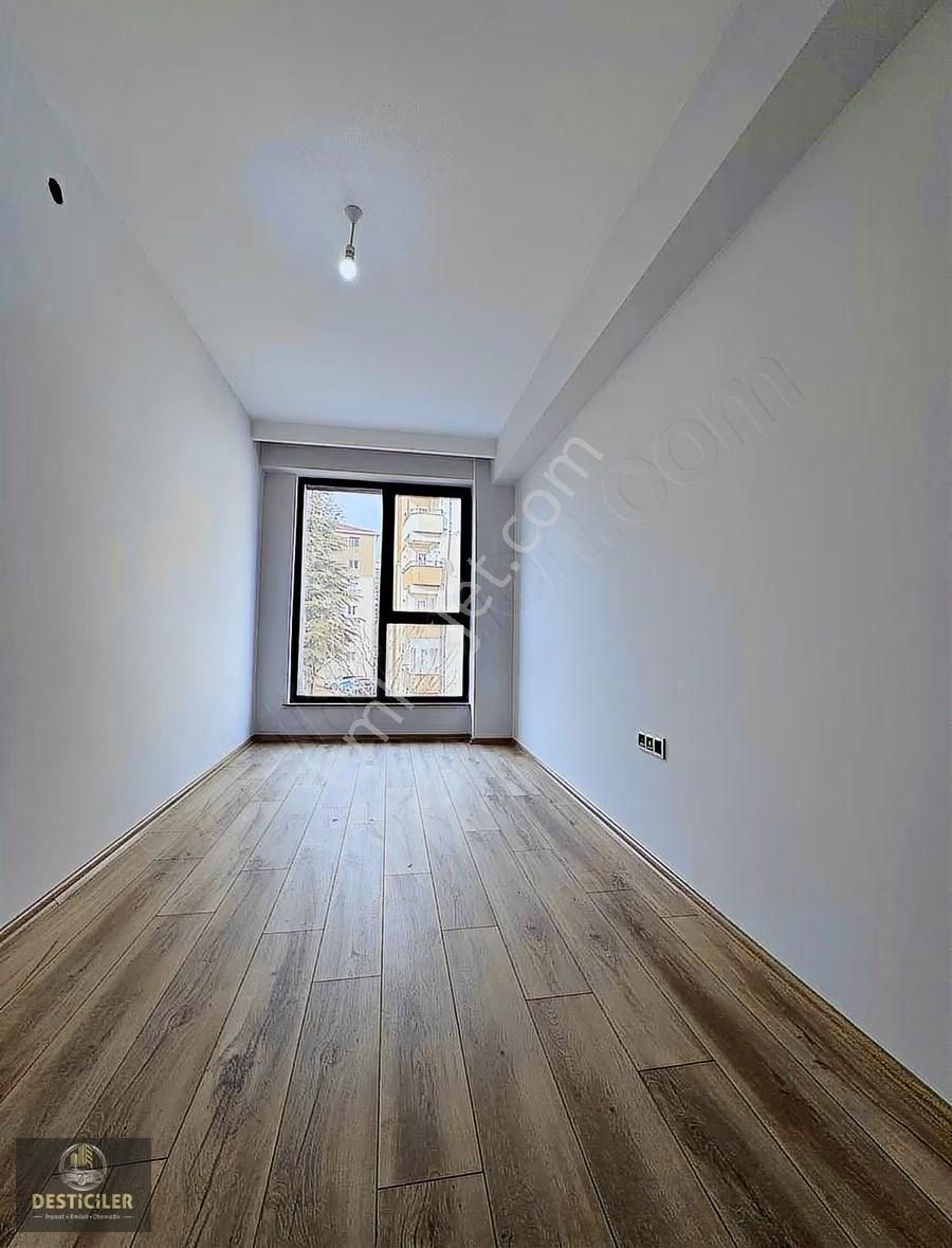 Eı-batıkent Ümit Hastanesi Yakını Özel Garajlı Lüks 3+1 Daire - Görsel 2