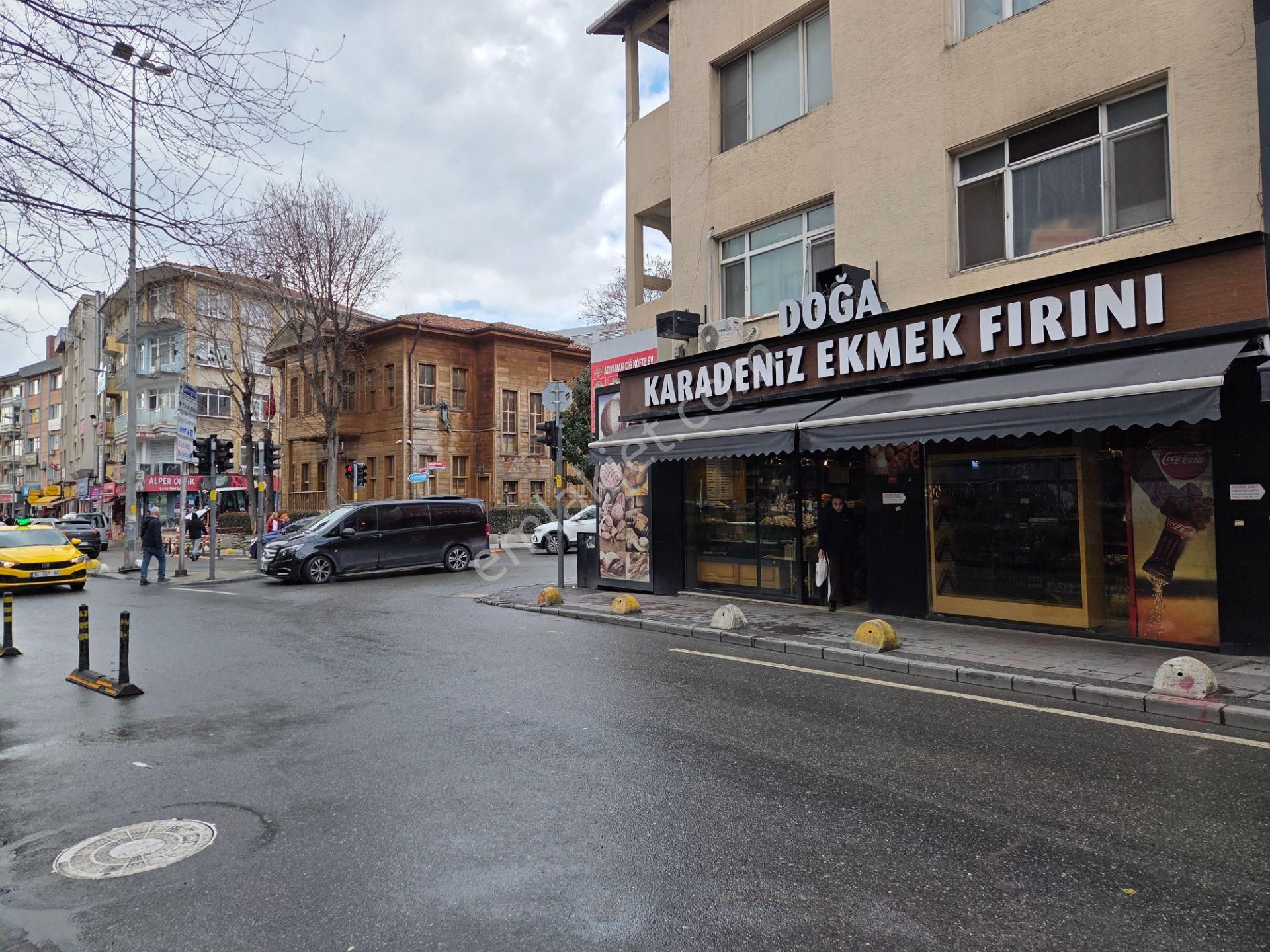 Yankıdan Kadıköy Hasan Paşa Nabizade Sk.da 2+1 Satılık Daire